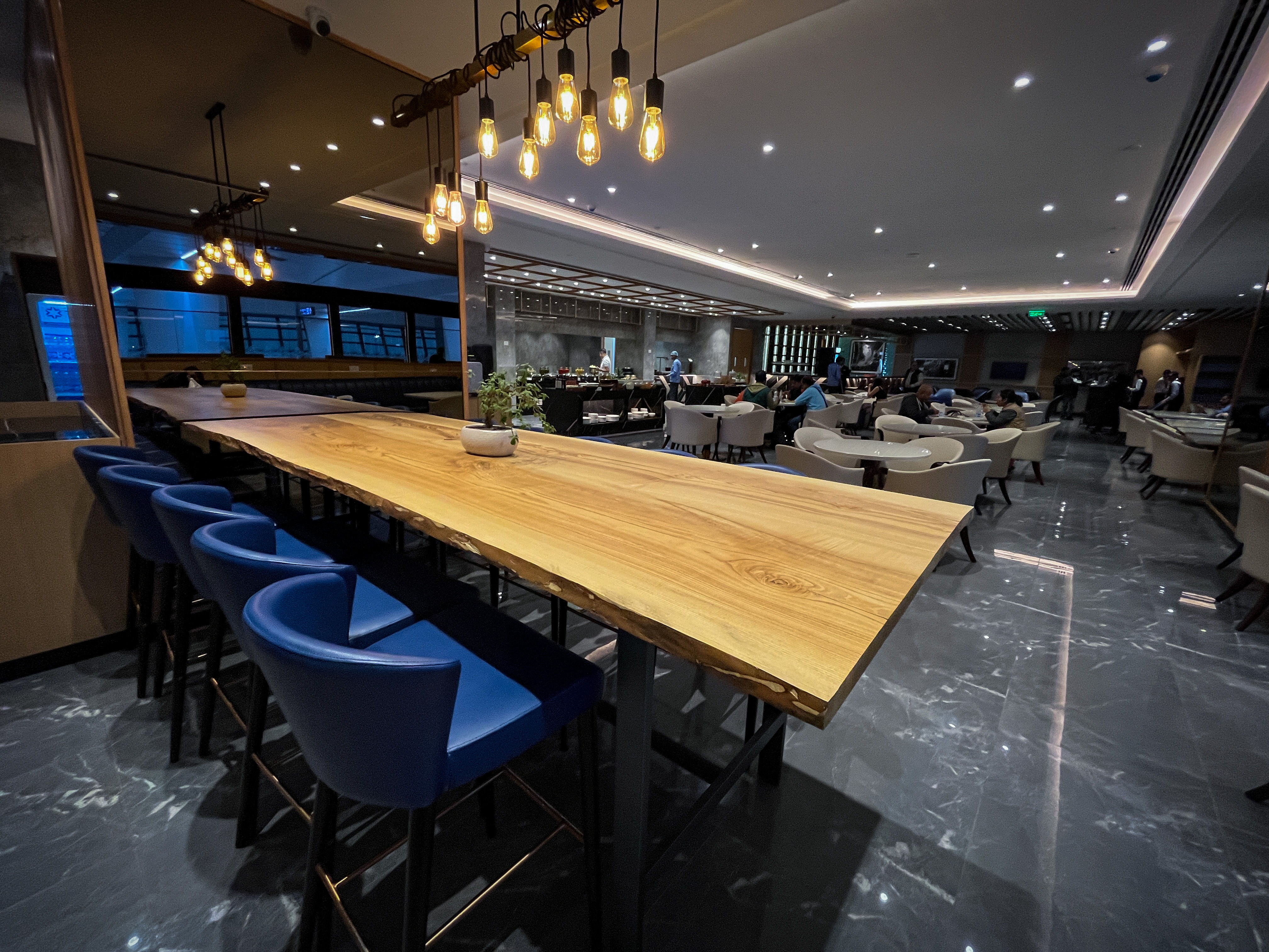 Encalm Lounge (T3 D49) - interior view 3