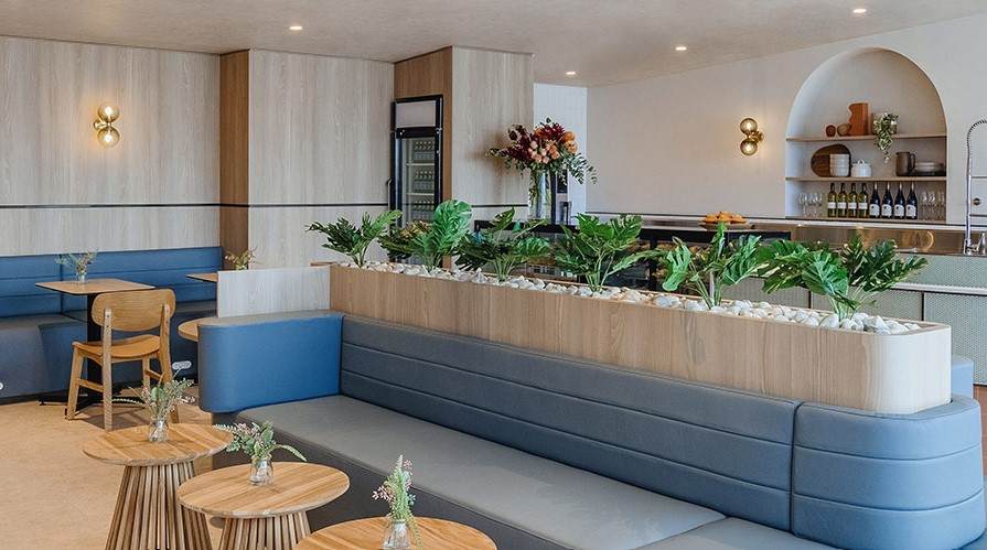 Plaza  Premium Lounge