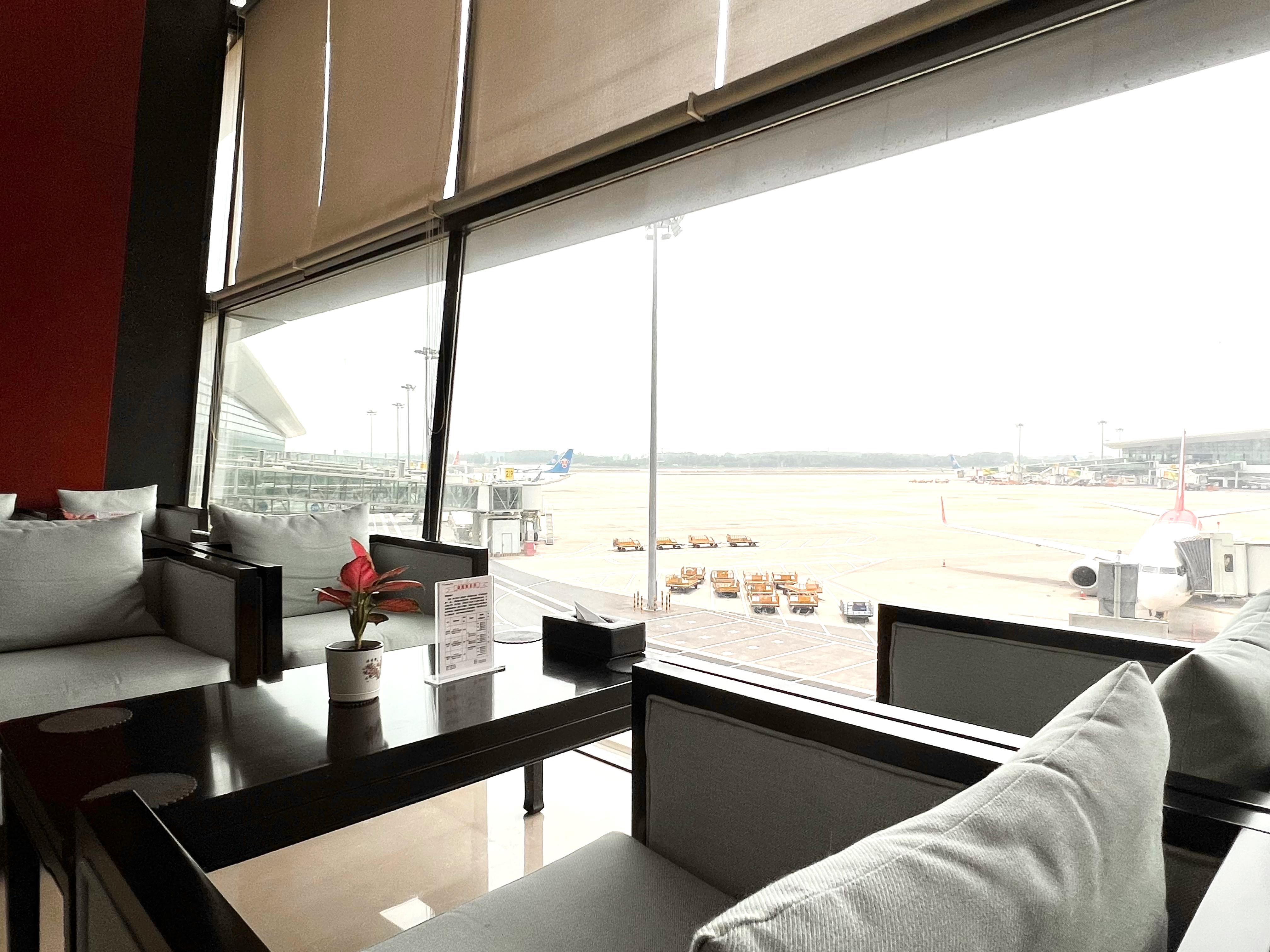 First Class Lounge (3rd floor Southeast)