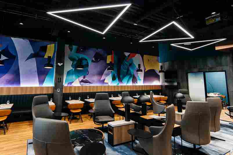 Aspire Lounge - interior view 3