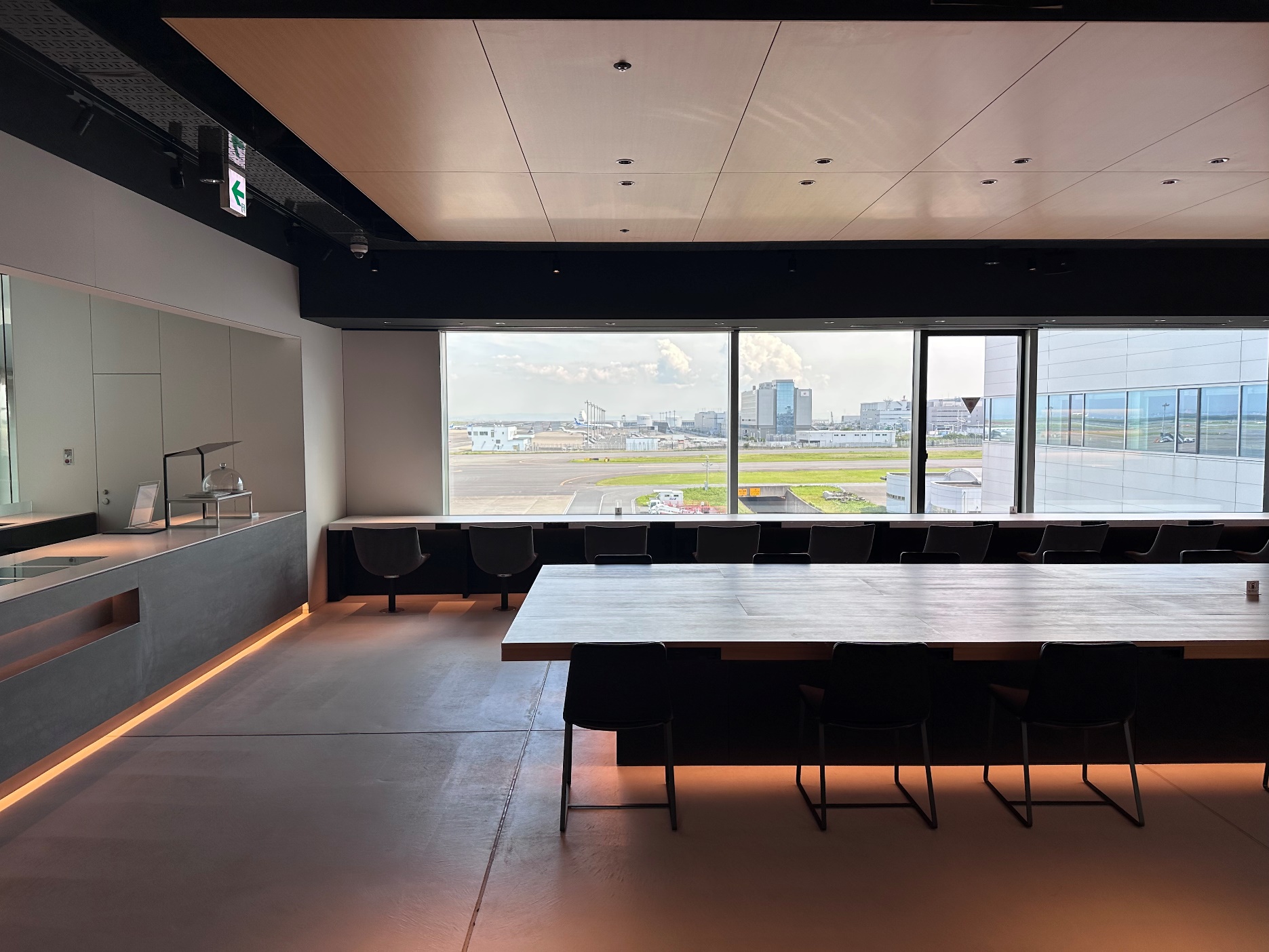 Power Lounge Premium - interior view 2