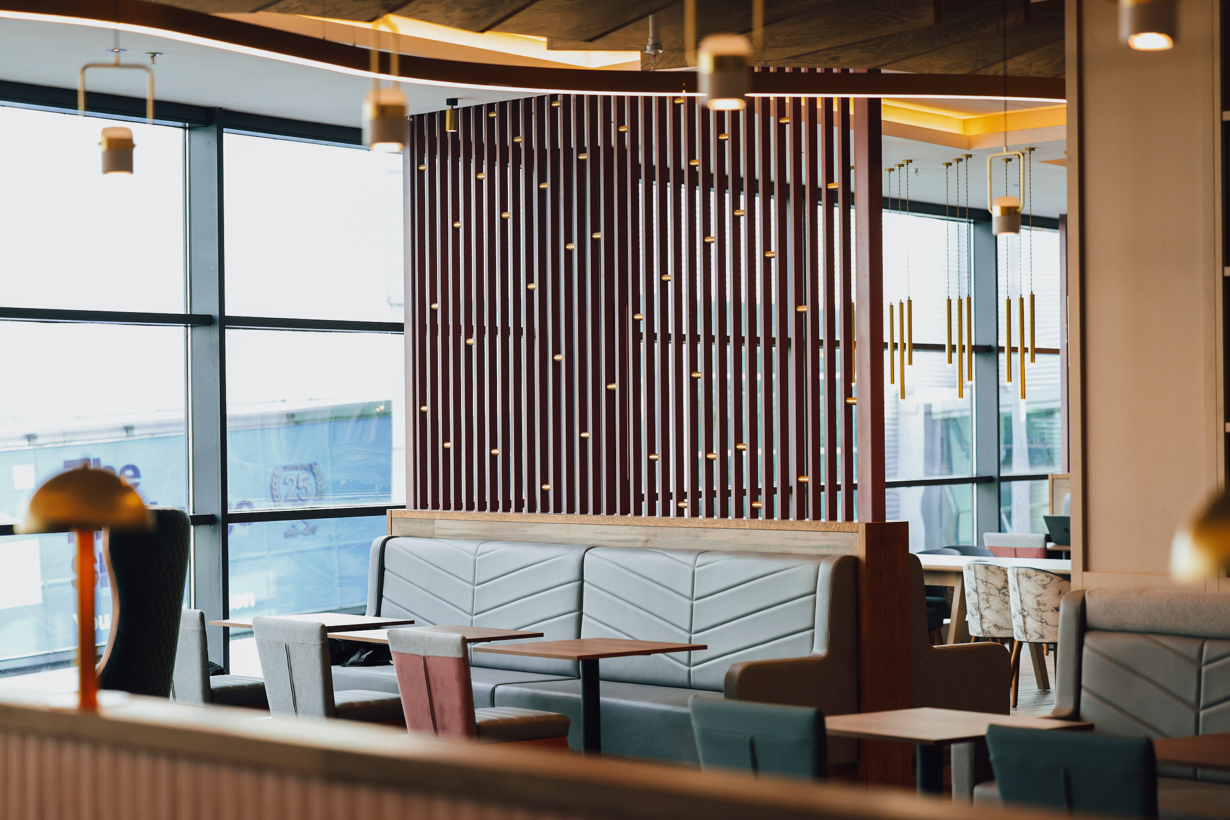 Aspire Lounge - interior view 2