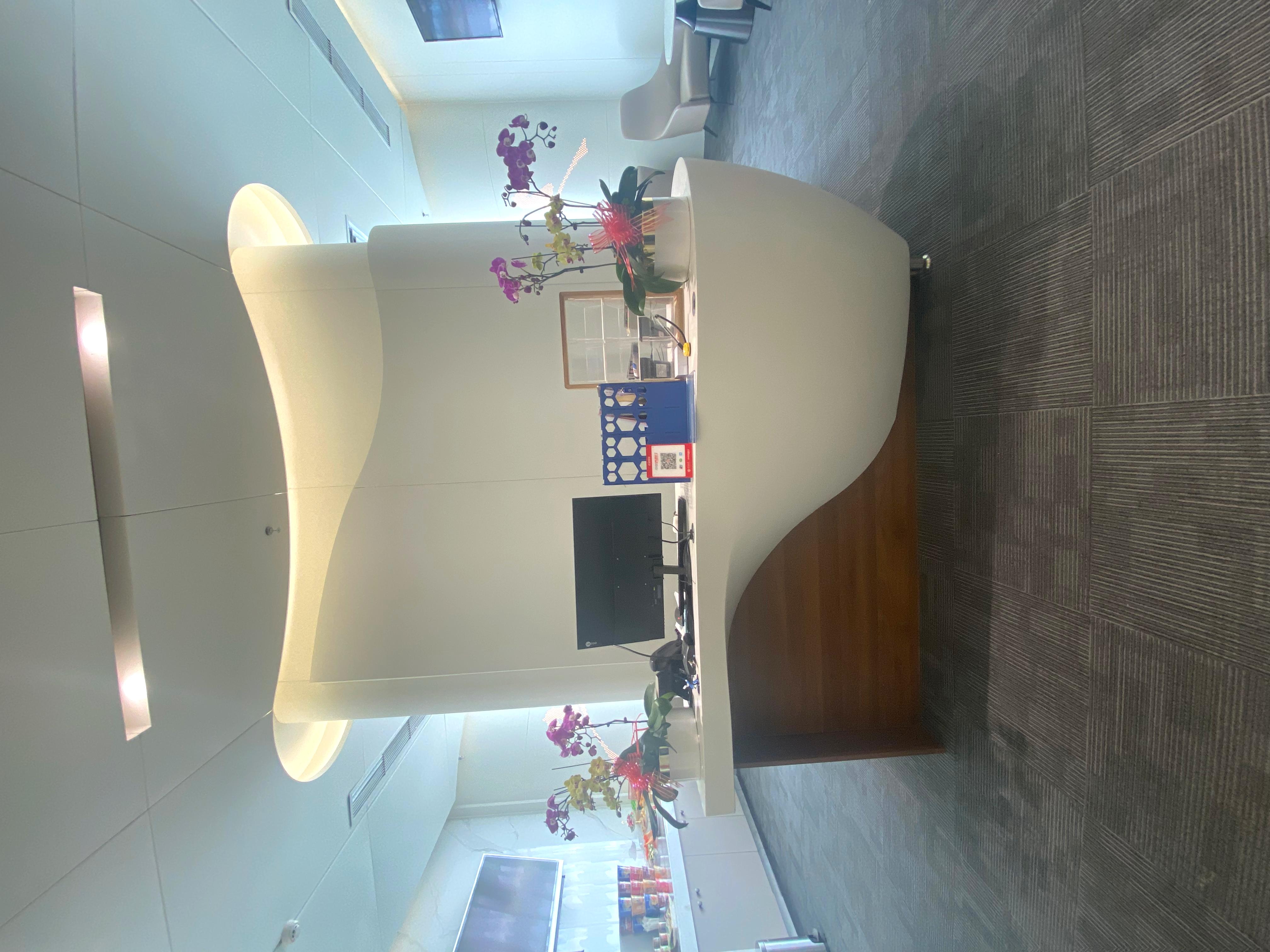 First Class Lounge No.6 (T2 Dom)