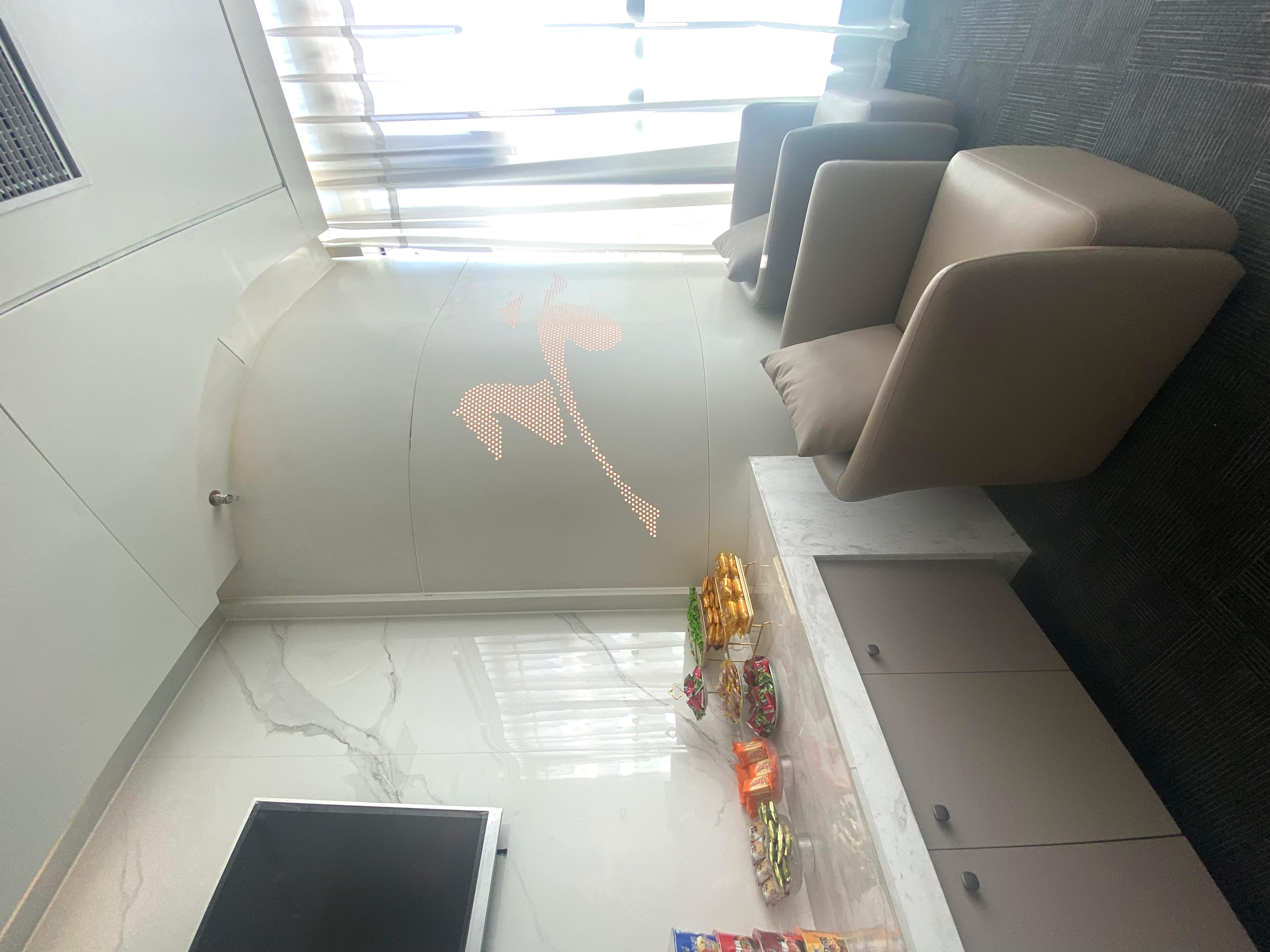First Class Lounge No.6 (T2 Dom)