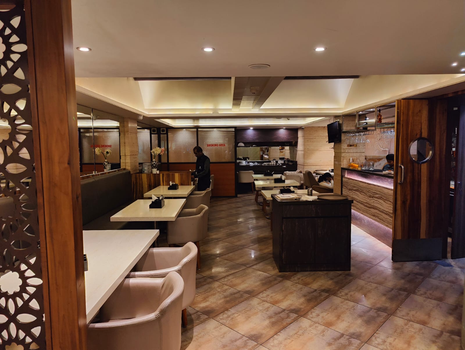 Black Berry Lounge - interior view 2