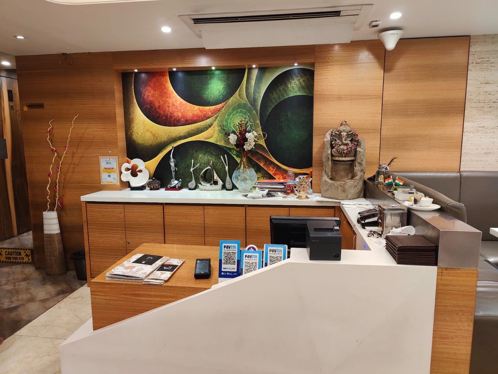 Black Berry Lounge - interior view 3