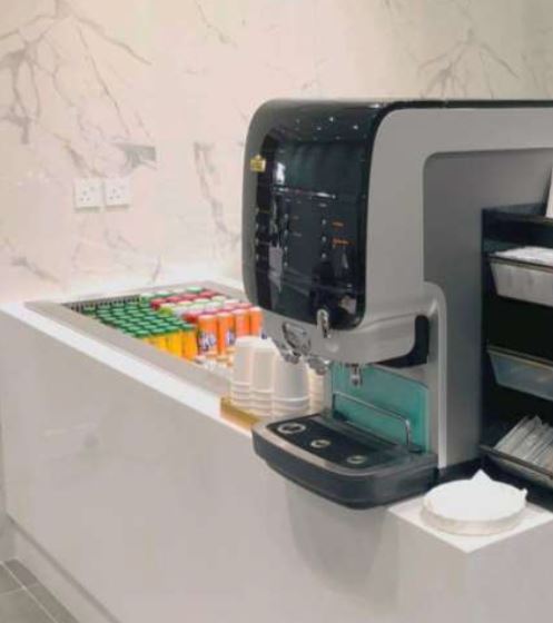 Hayyak Lounge International - interior view 2