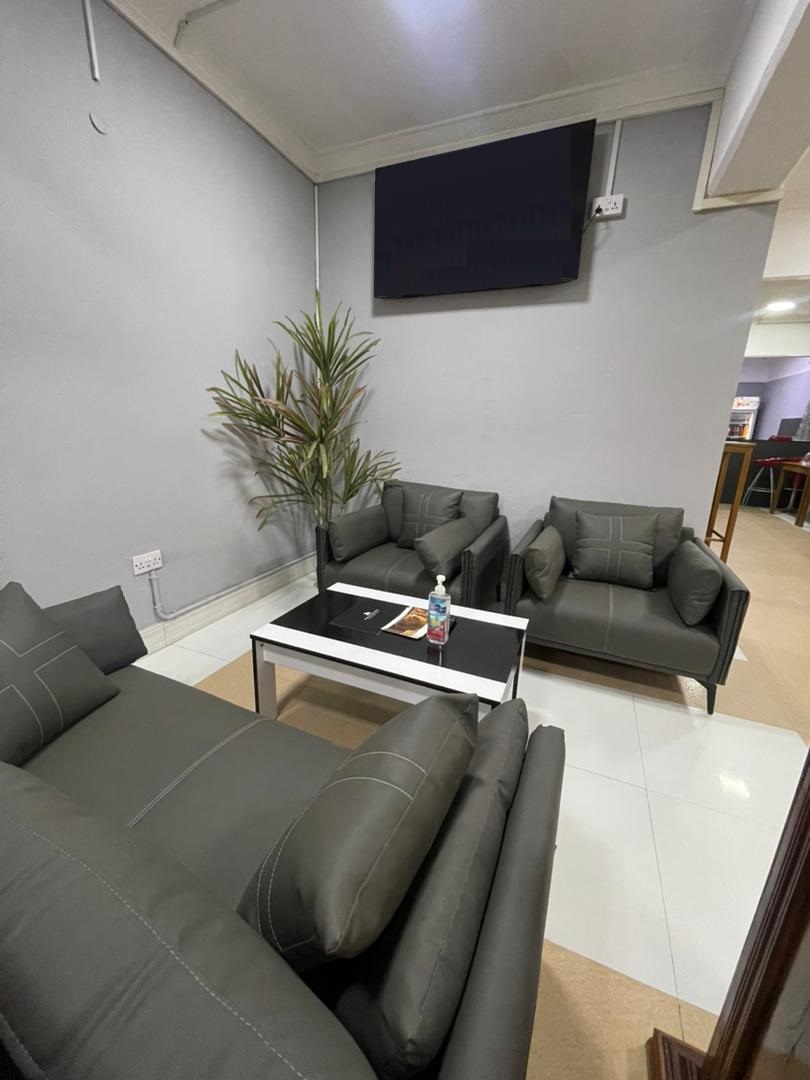 The Premium Lounge - interior view 3