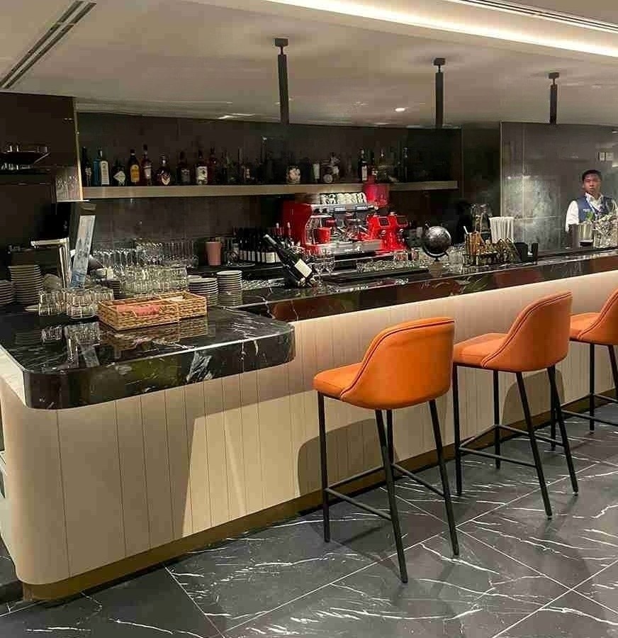 Pearl Lounge - interior view 2