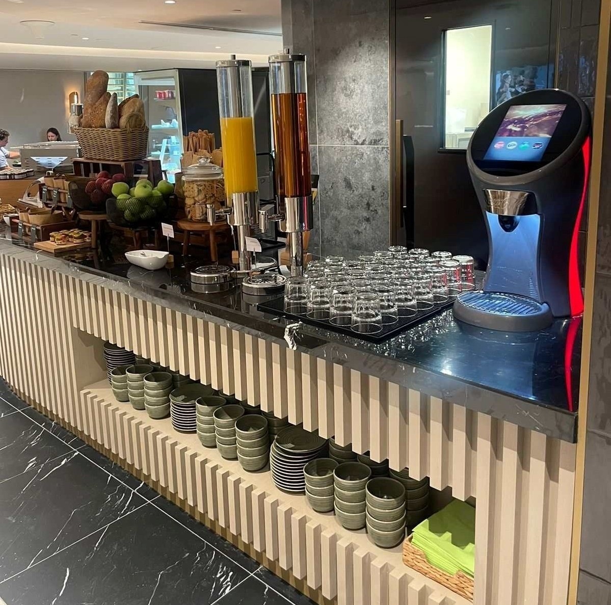 Pearl Lounge - interior view 4