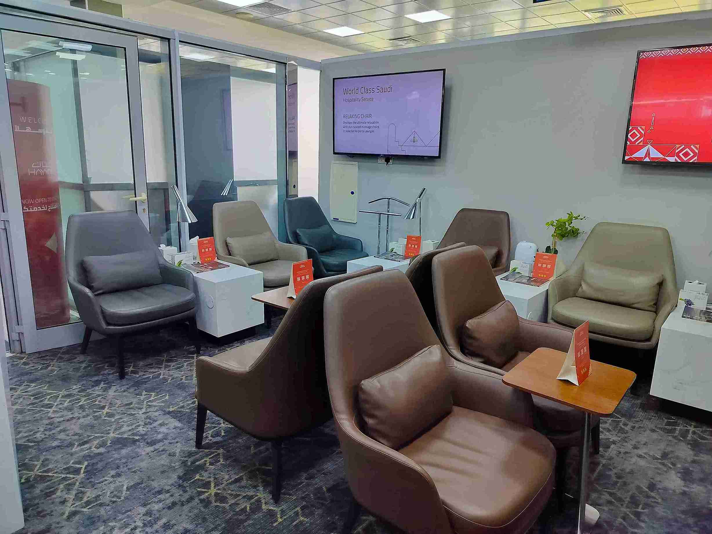 Hayyak Lounge - interior view 4