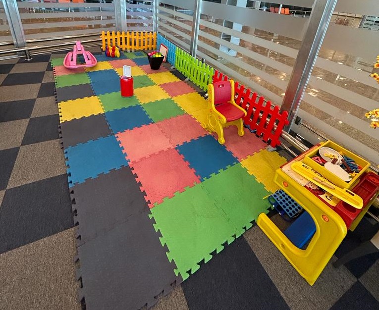 Pearl Lounge - interior view 2