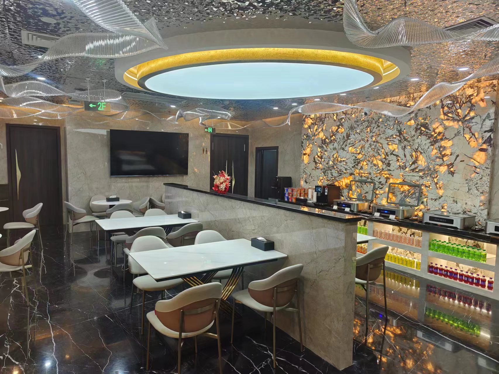 Domestic First Class Lounge (opposite Gate 10)