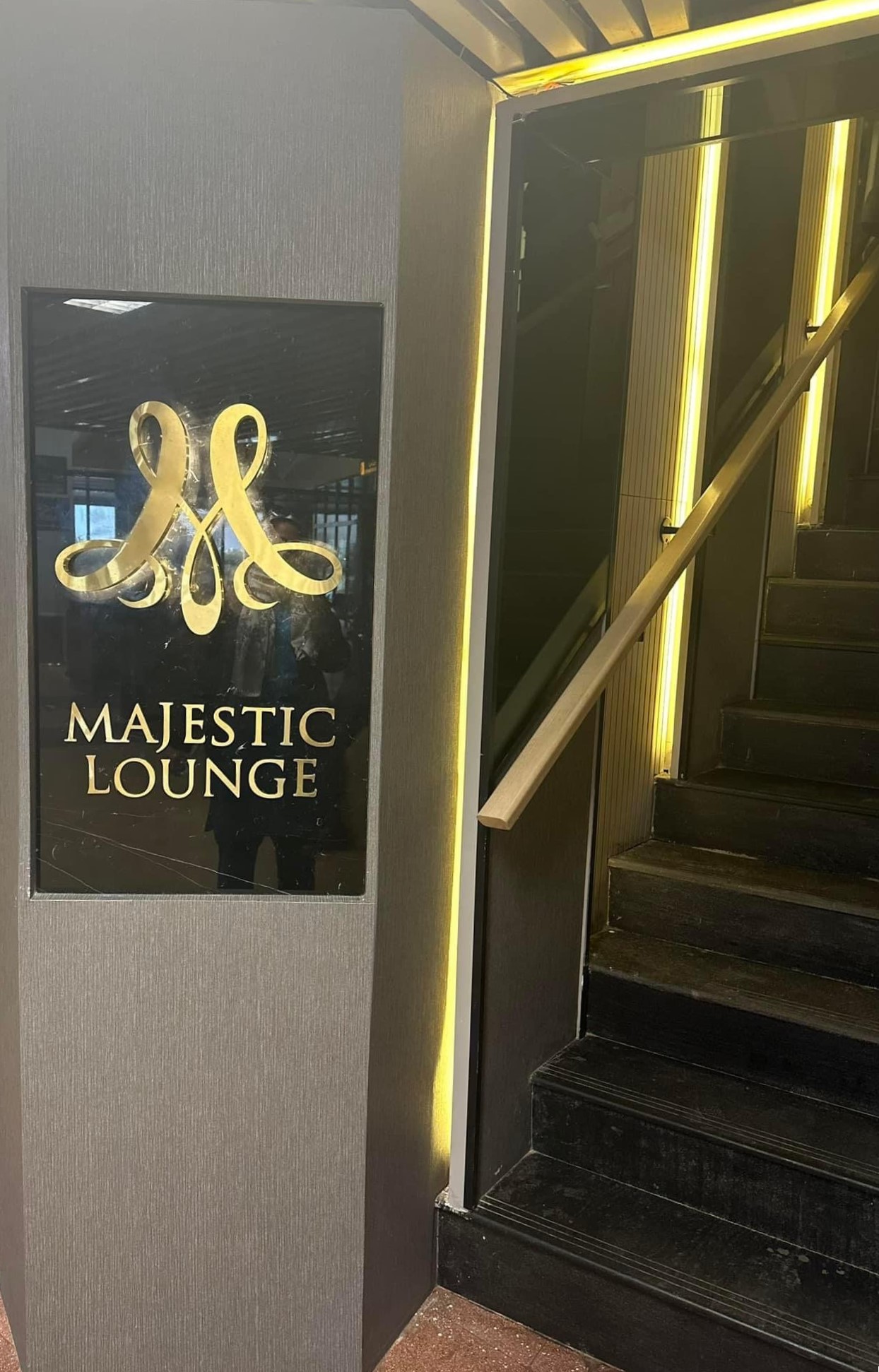 Sky Majestic Lounge - interior view 3