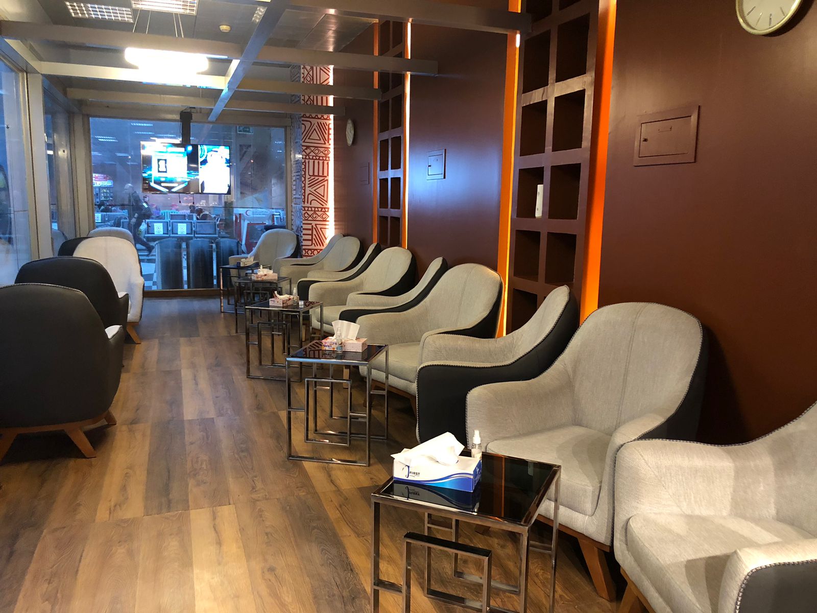 Pearl Lounge (International)