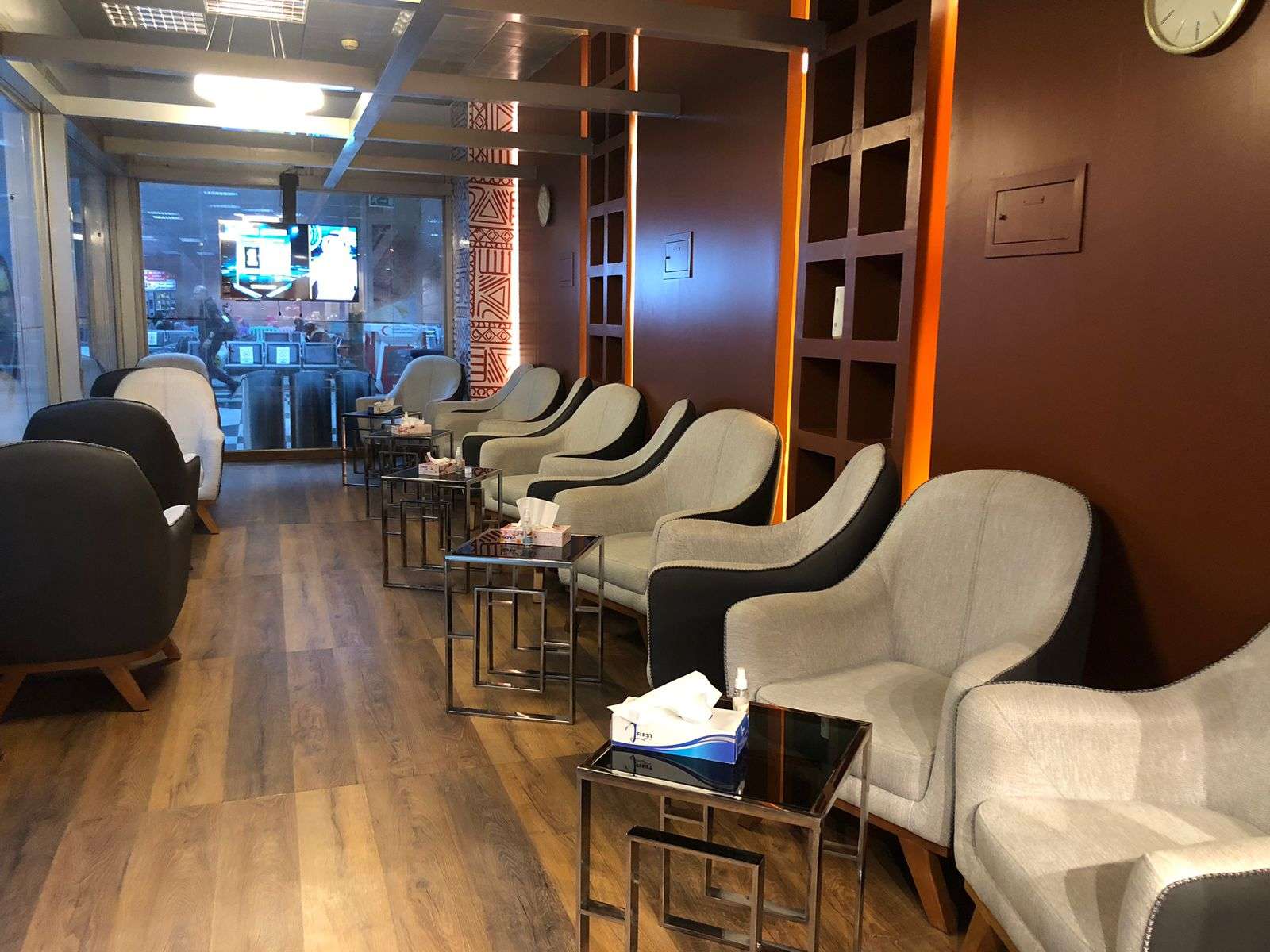 Pearl Lounge (International)
