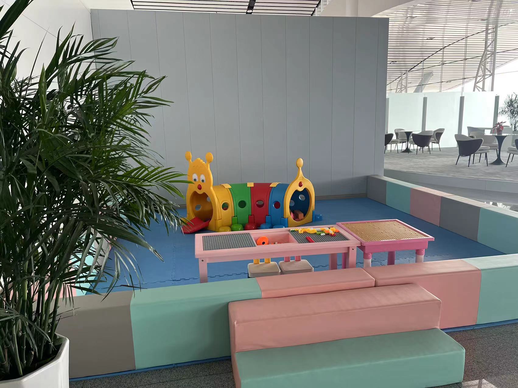 VIP Business Lounge (Main Terminal) - interior view 4