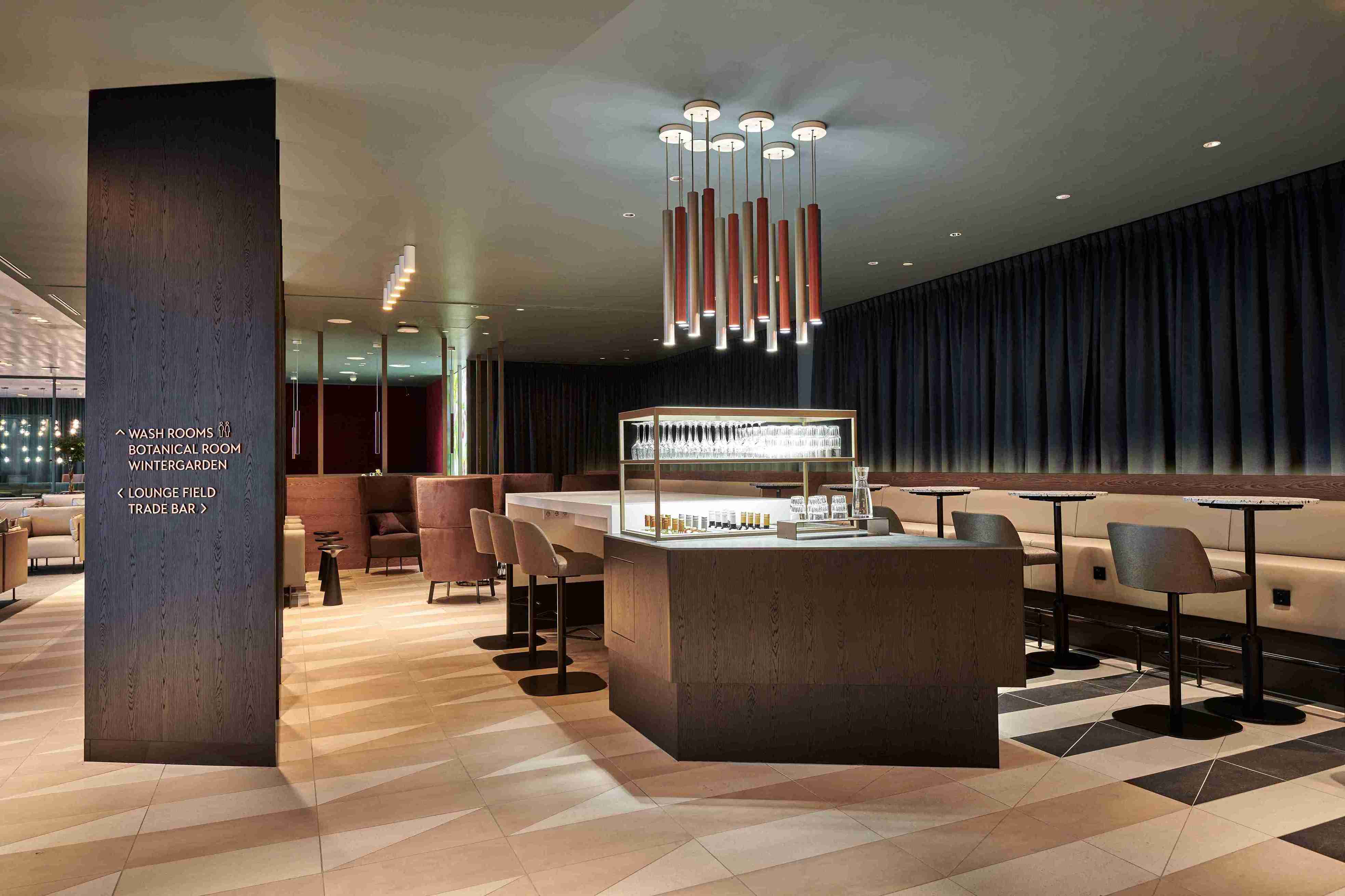 Aspire Lounge (No.41) - interior view 3