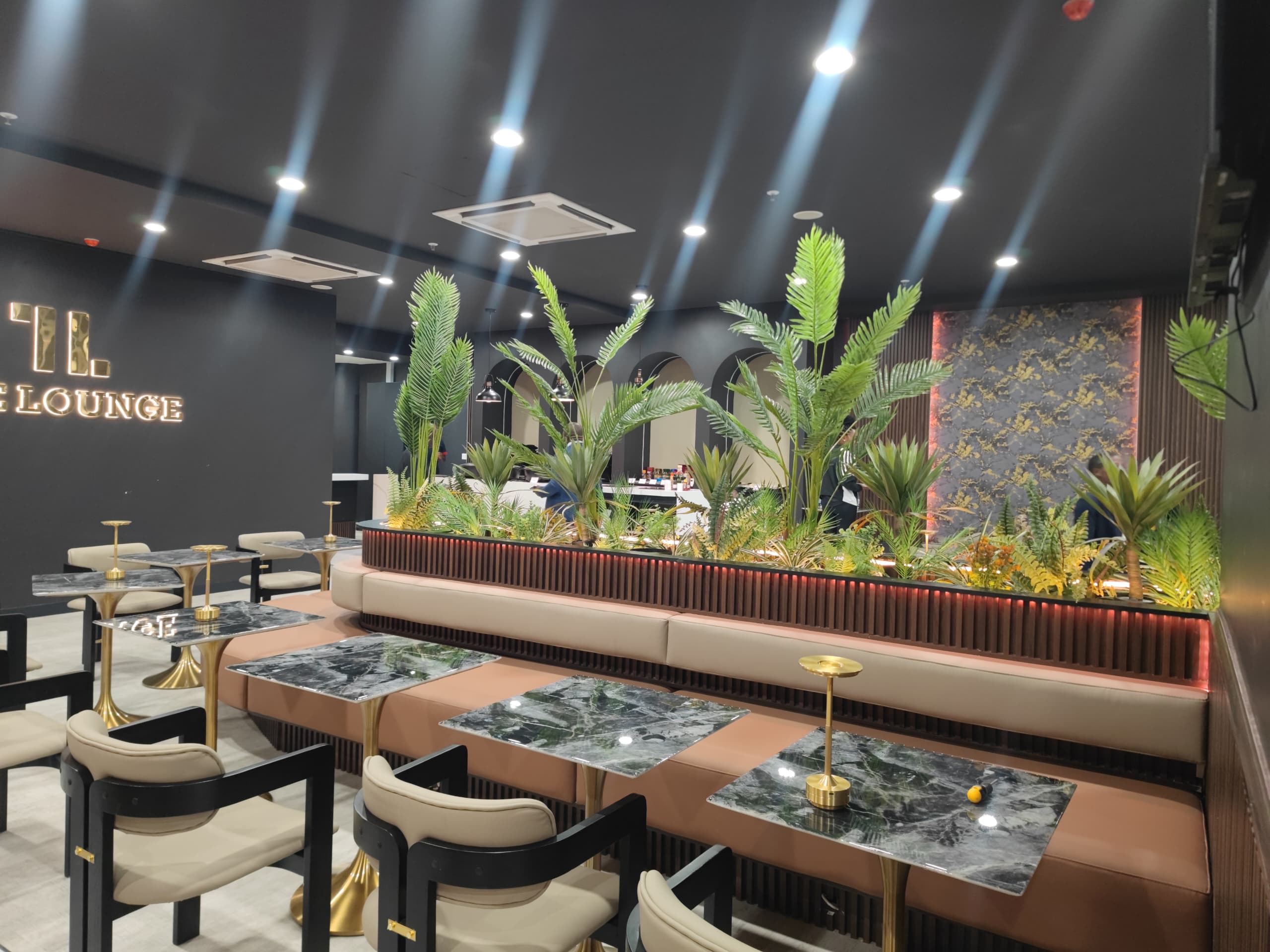 The Lounge - interior view 4