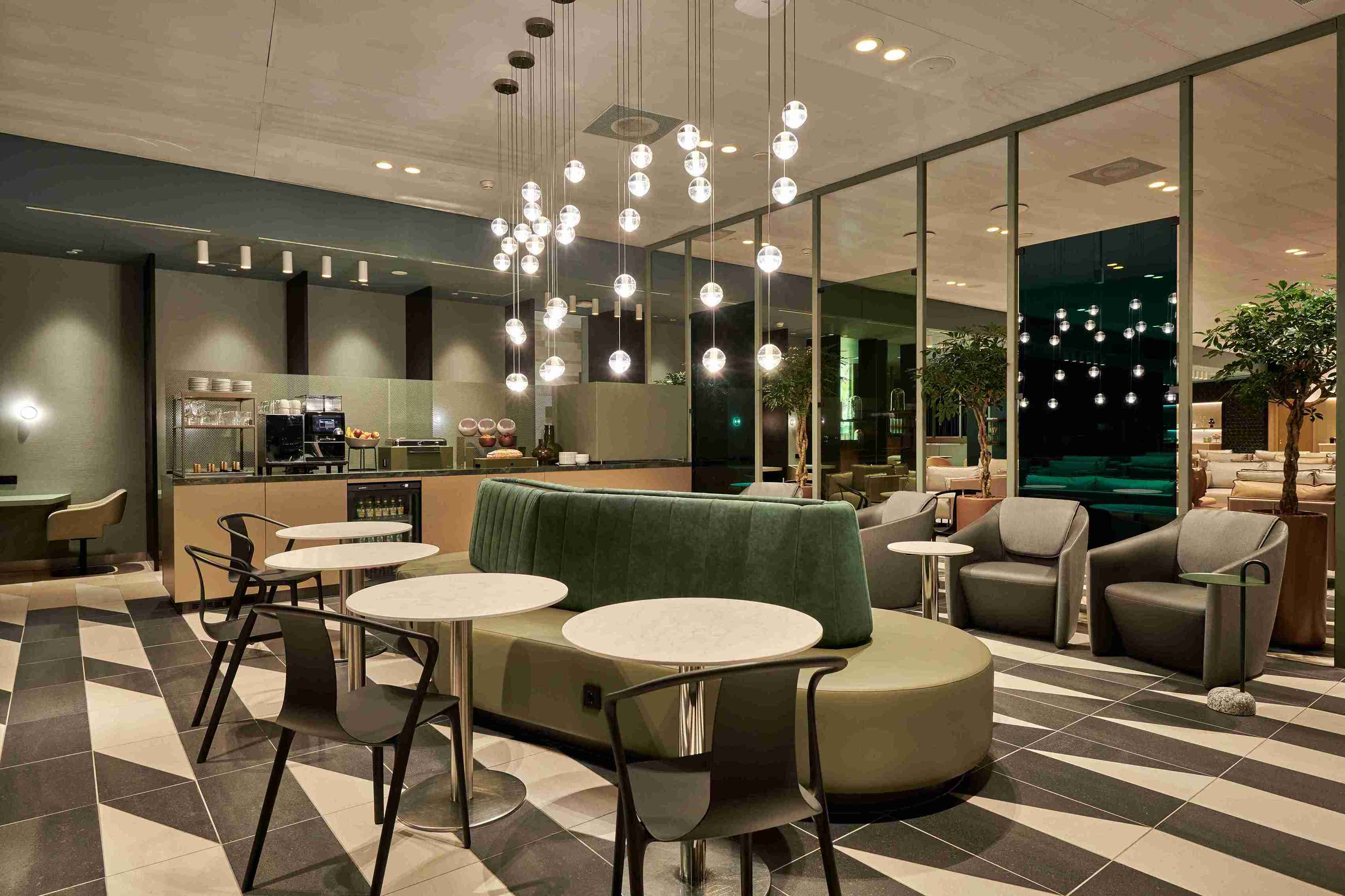 Aspire Lounge (No.41)