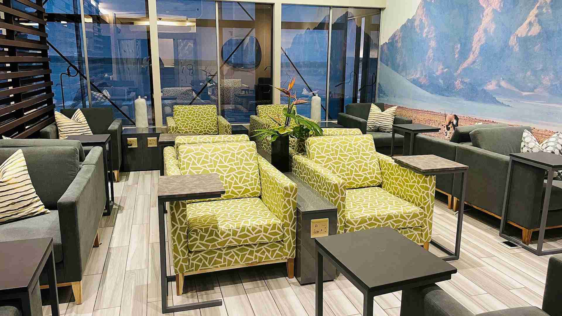 Paragon Premium Lounge