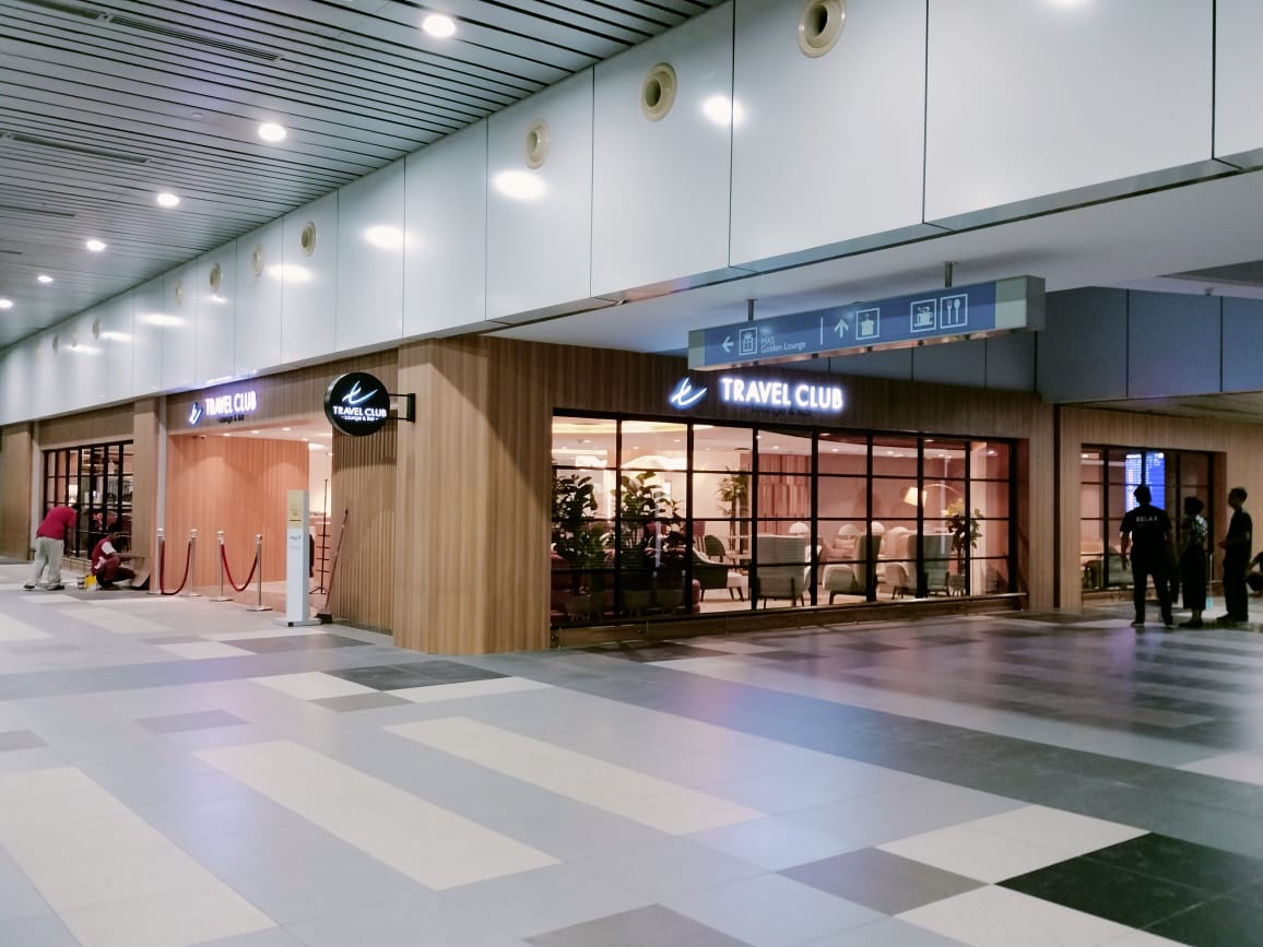 Travel Club Lounge - interior view 3