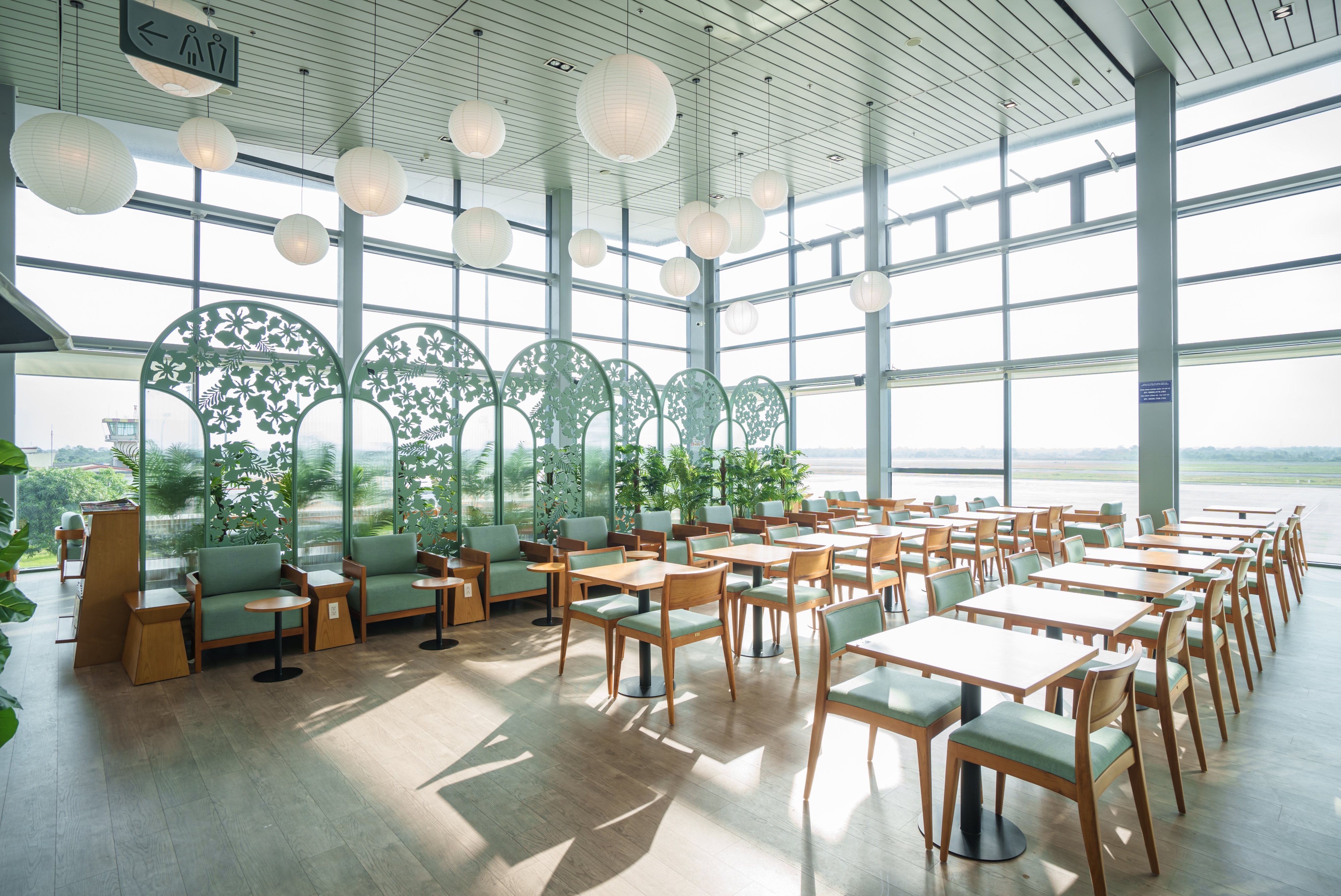 SH Premium Lounge Cat Bi - interior view 3