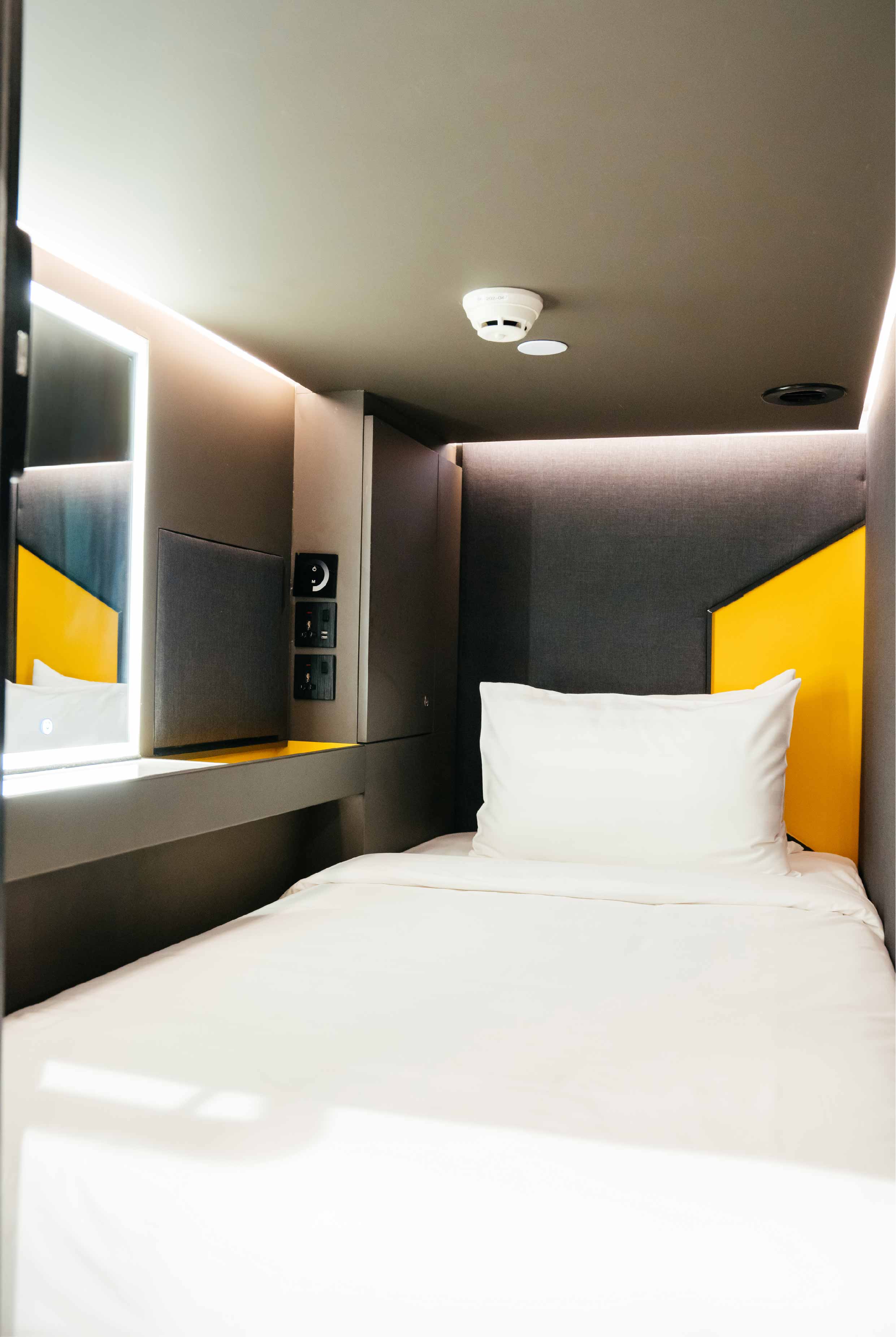 CapsuleTransit Sleep Lounge - KLIA Terminal 1 (Landside)