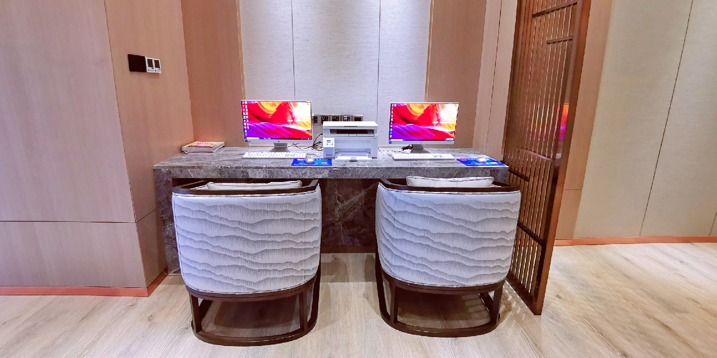 First Class Lounge No.1 - interior view 3