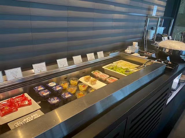 SOUTH LOUNGE