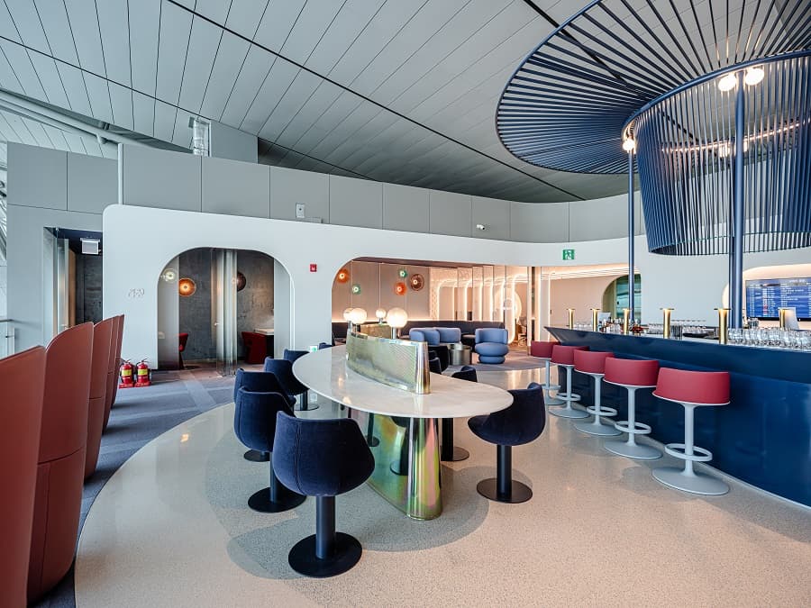Oneworld Lounge (*Restrictions apply)