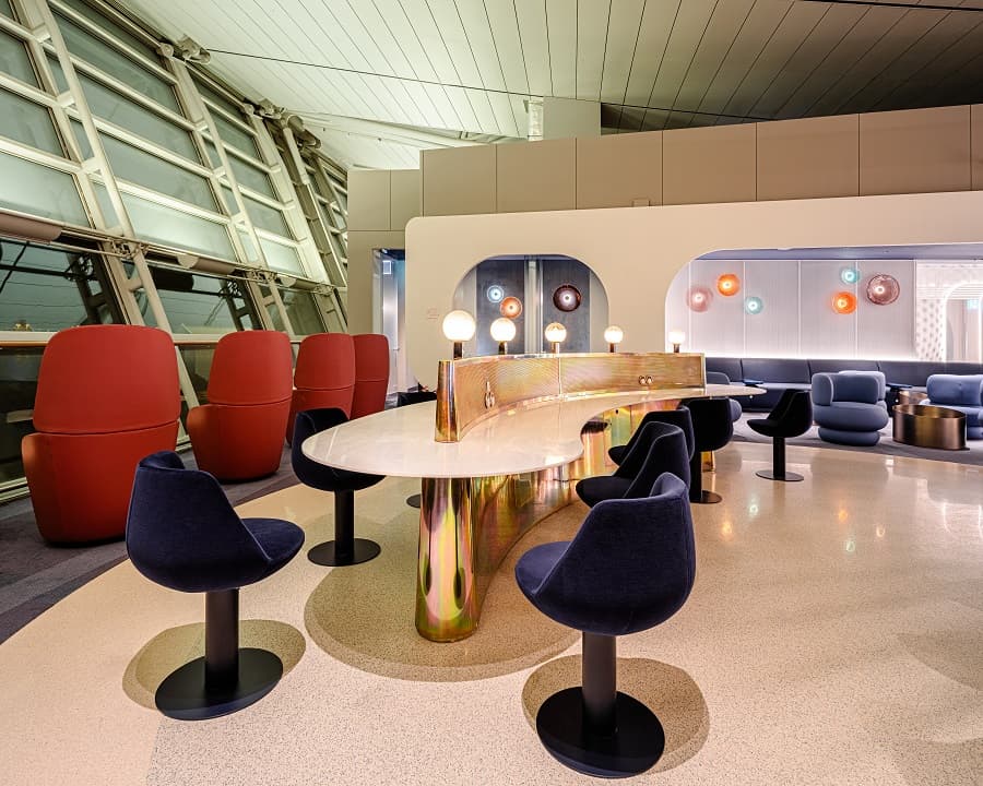 Oneworld Lounge (*Restrictions apply)