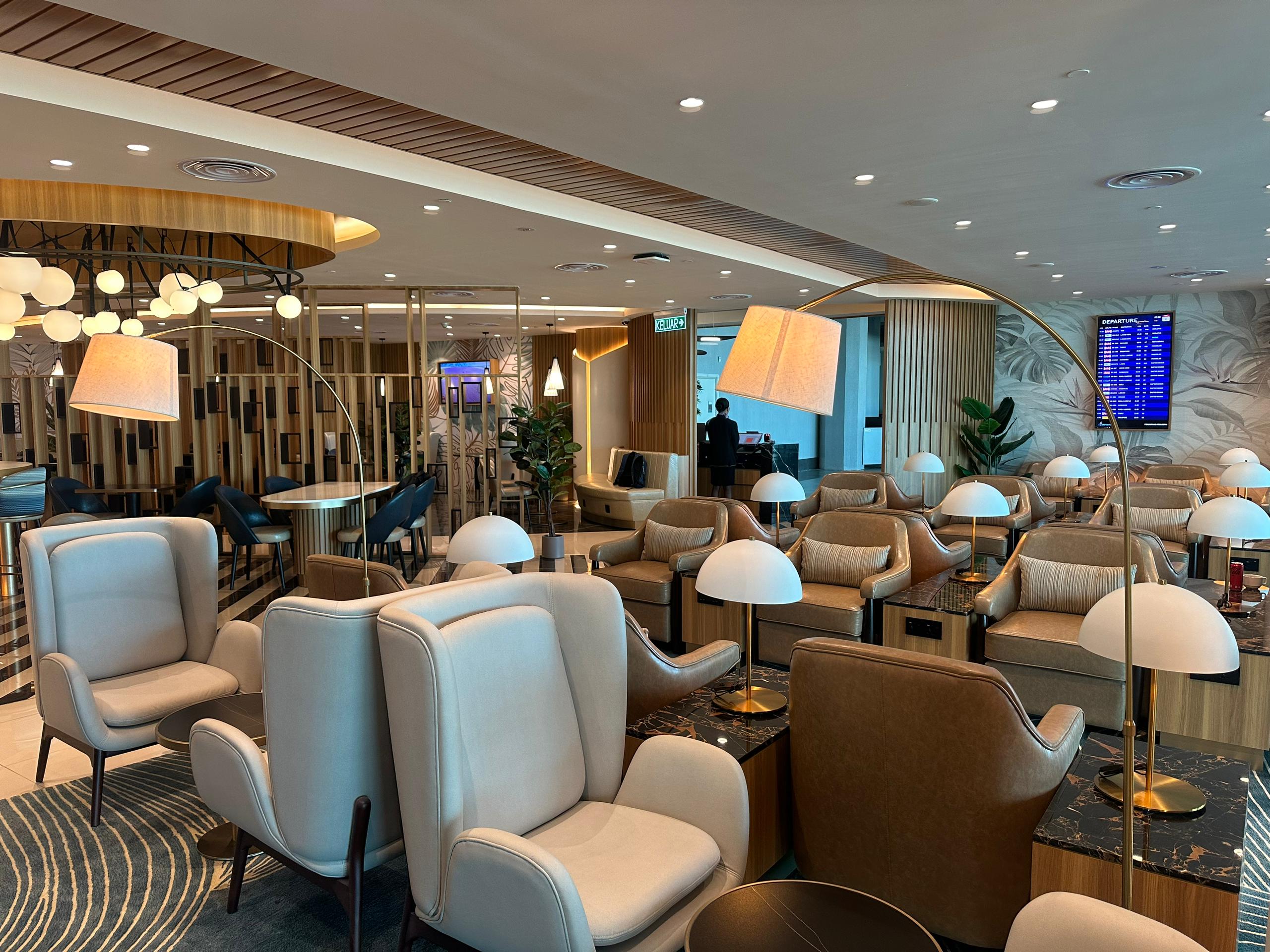 Travel Club Lounge and Bar