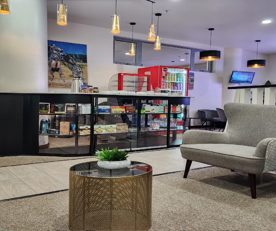 Vhakacha Lounge - interior view 4