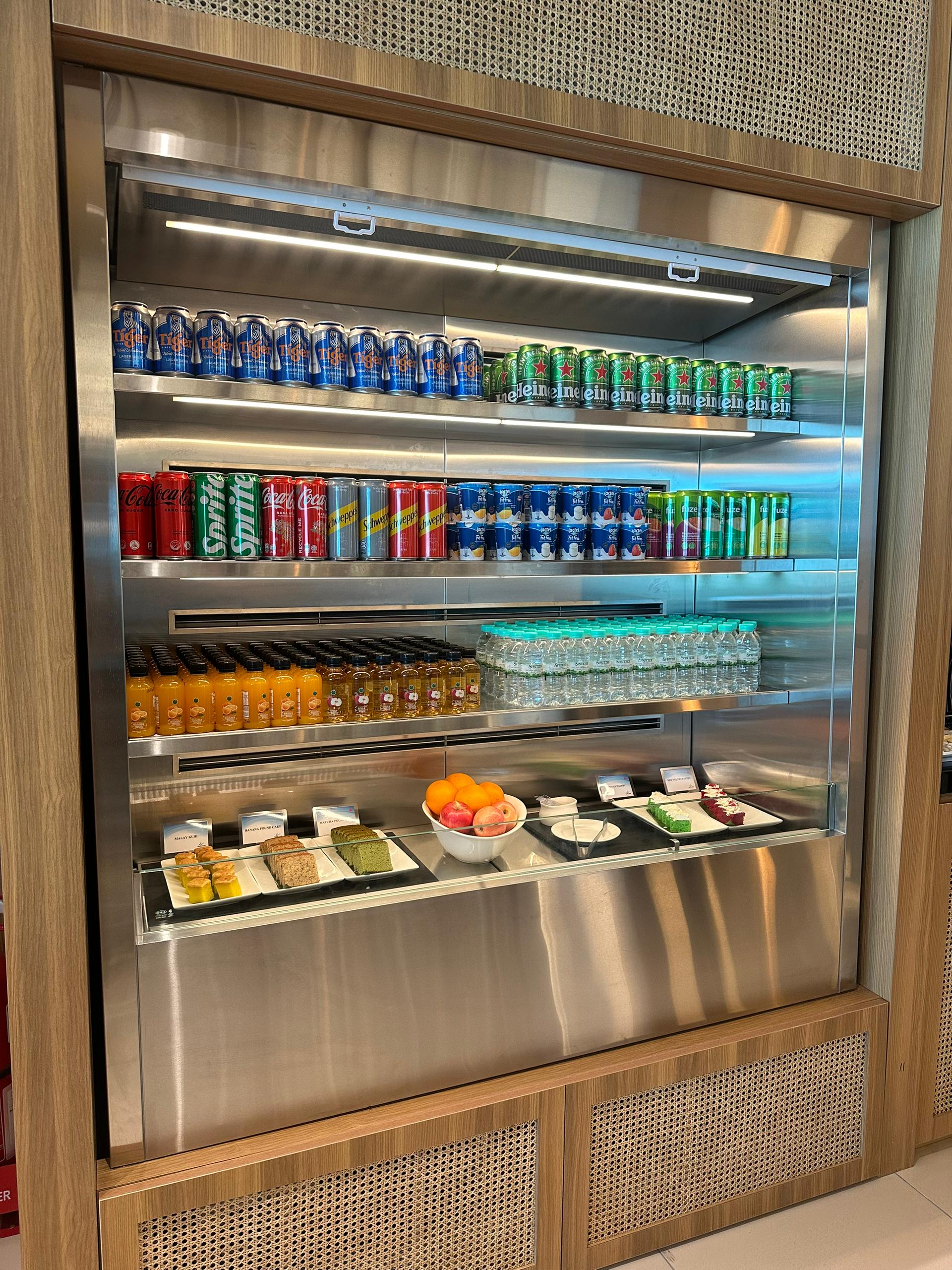 Travel Club Lounge and Bar