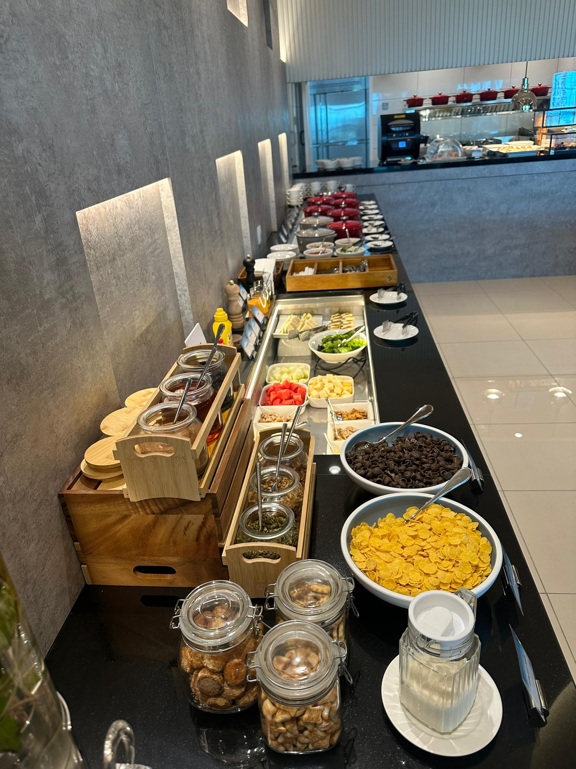 Travel Club Lounge and Bar - interior view 3