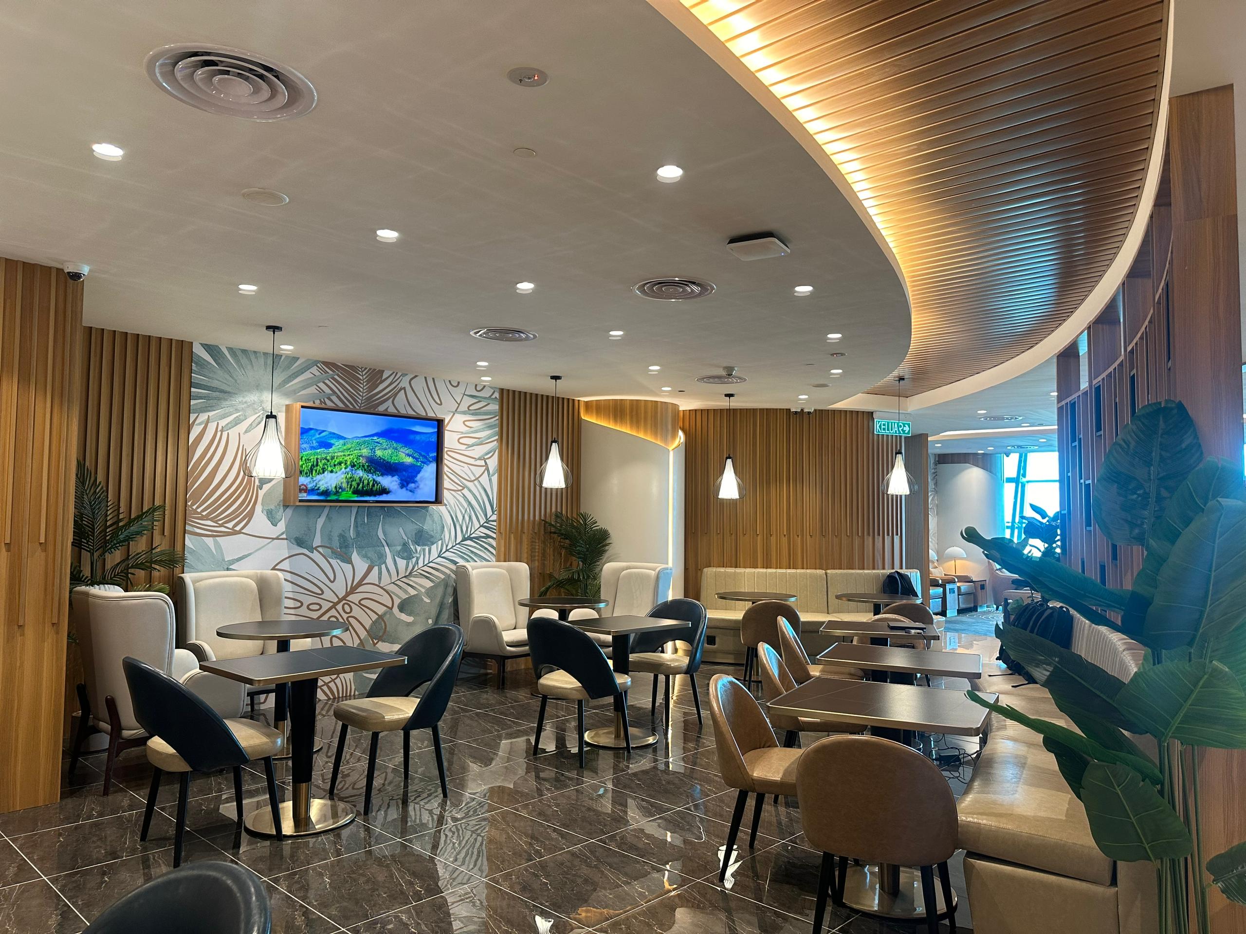 Travel Club Lounge and Bar - interior view 4