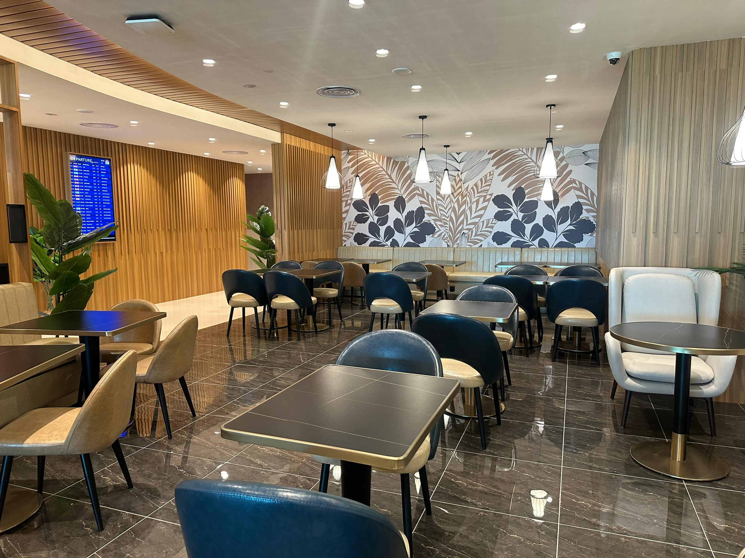 Travel Club Lounge and Bar