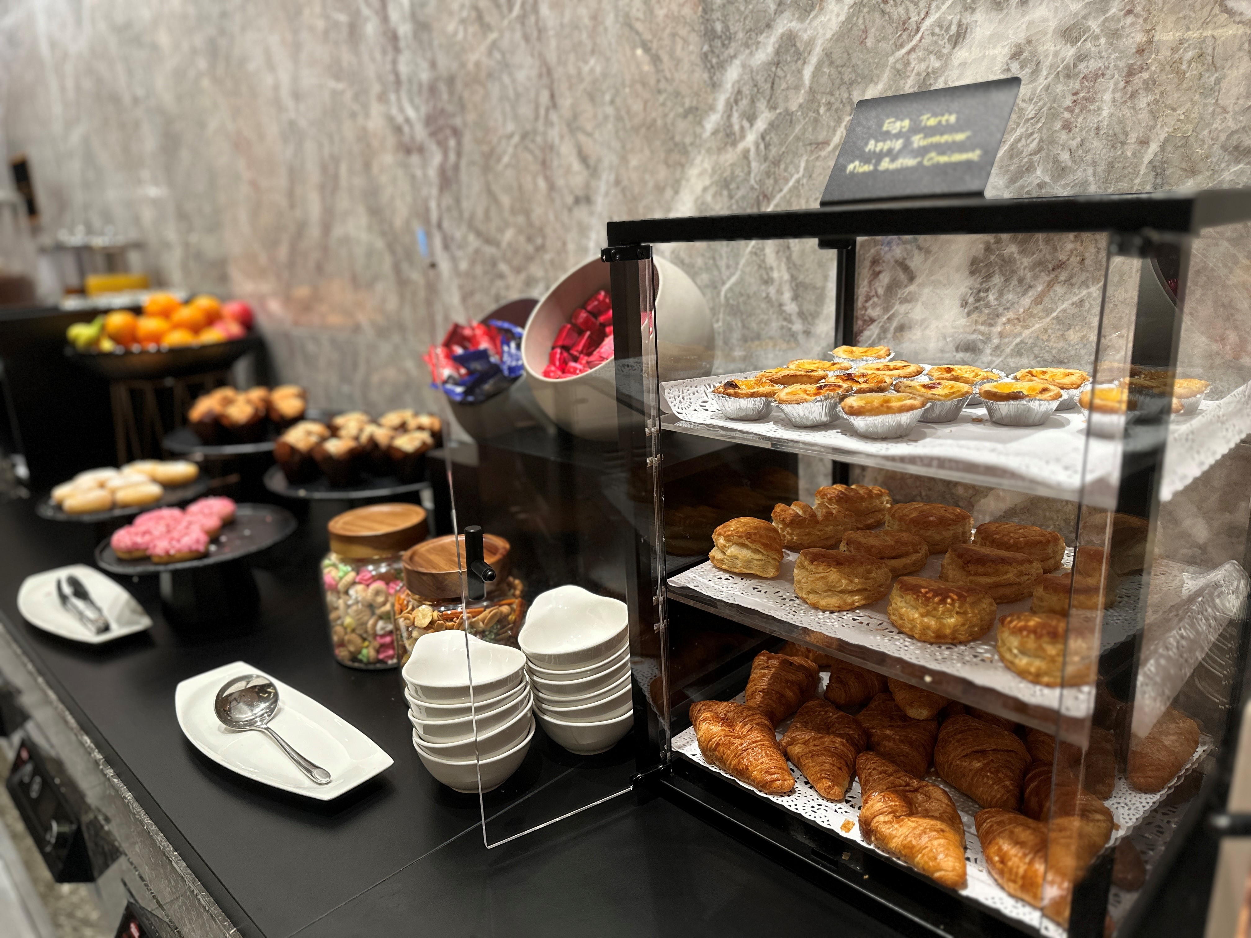 Changi Lounge - interior view 2