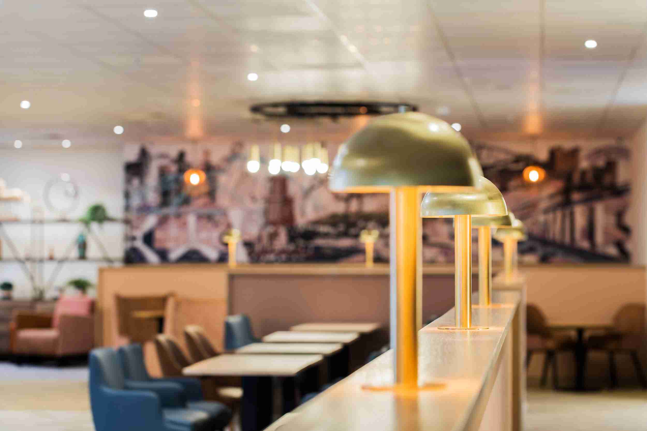 Aspire Lounge - interior view 3