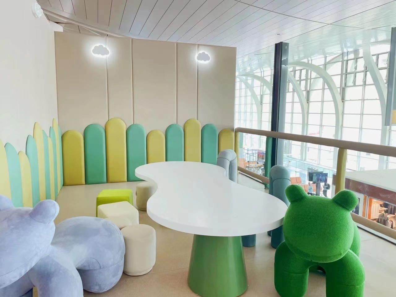 First Class Lounge