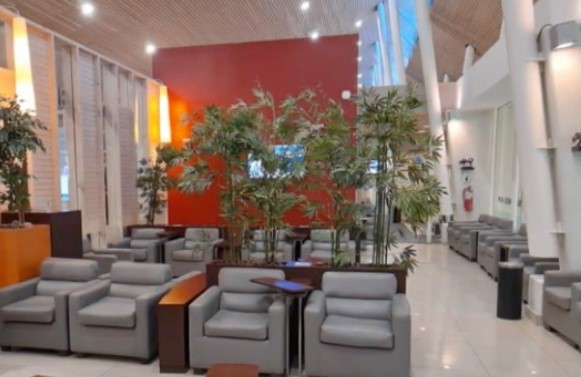 Salon Pacific Club Puerto Montt at El Tepual Airport (PMC)