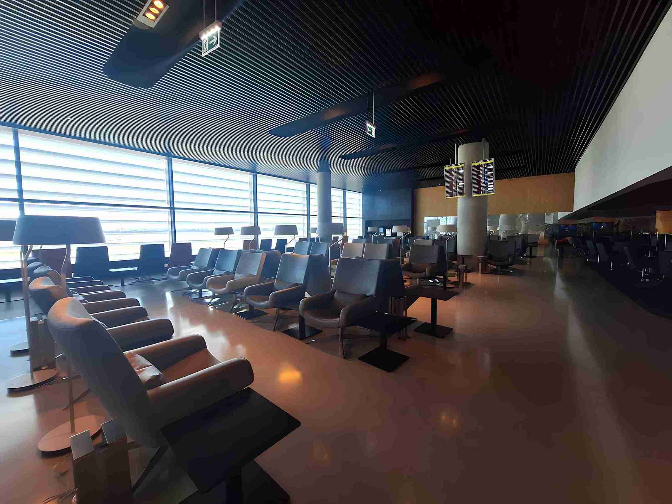 ANA Lounge