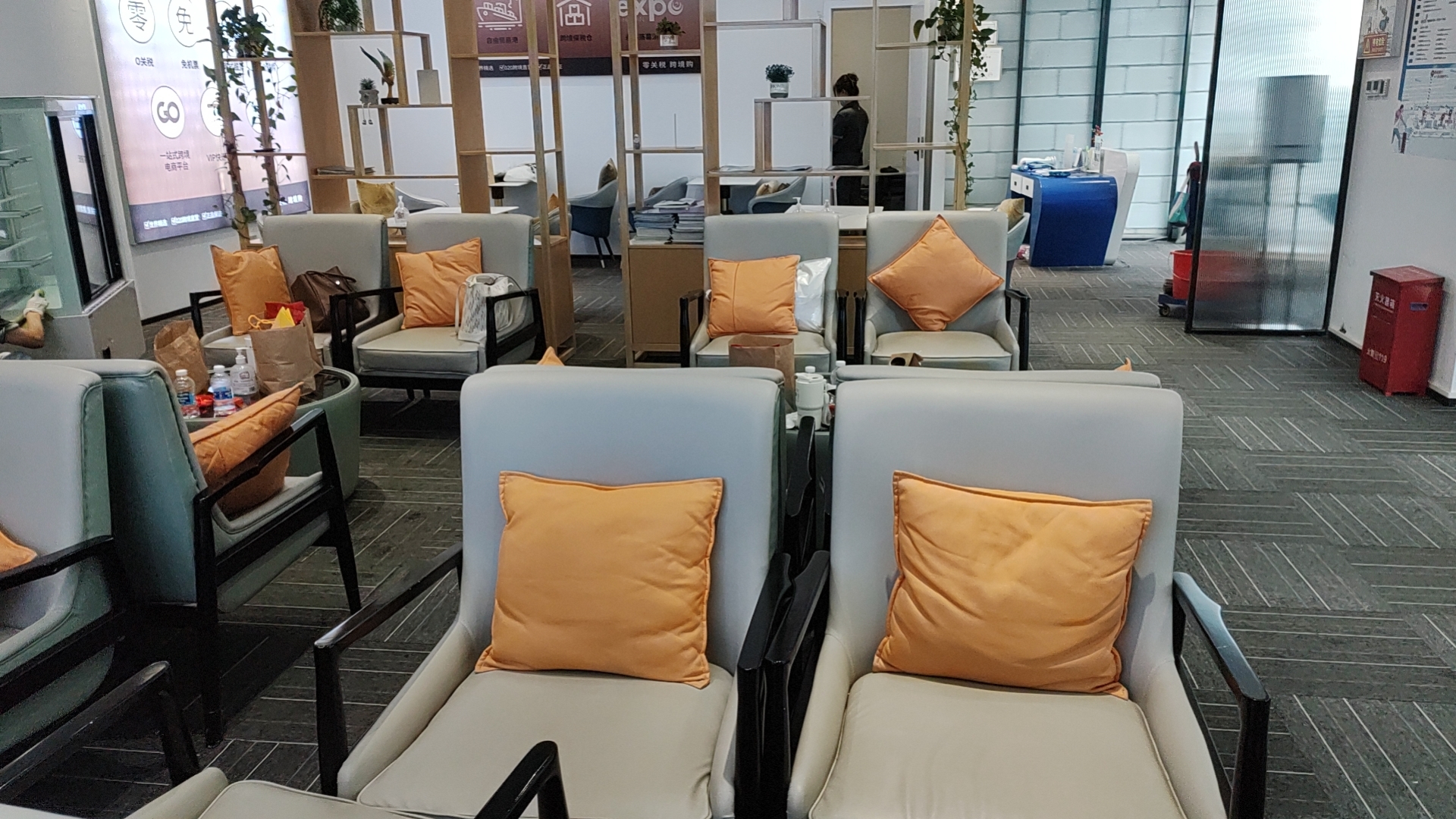 Phoenix Airport FLYVIP Lounge - interior view 4