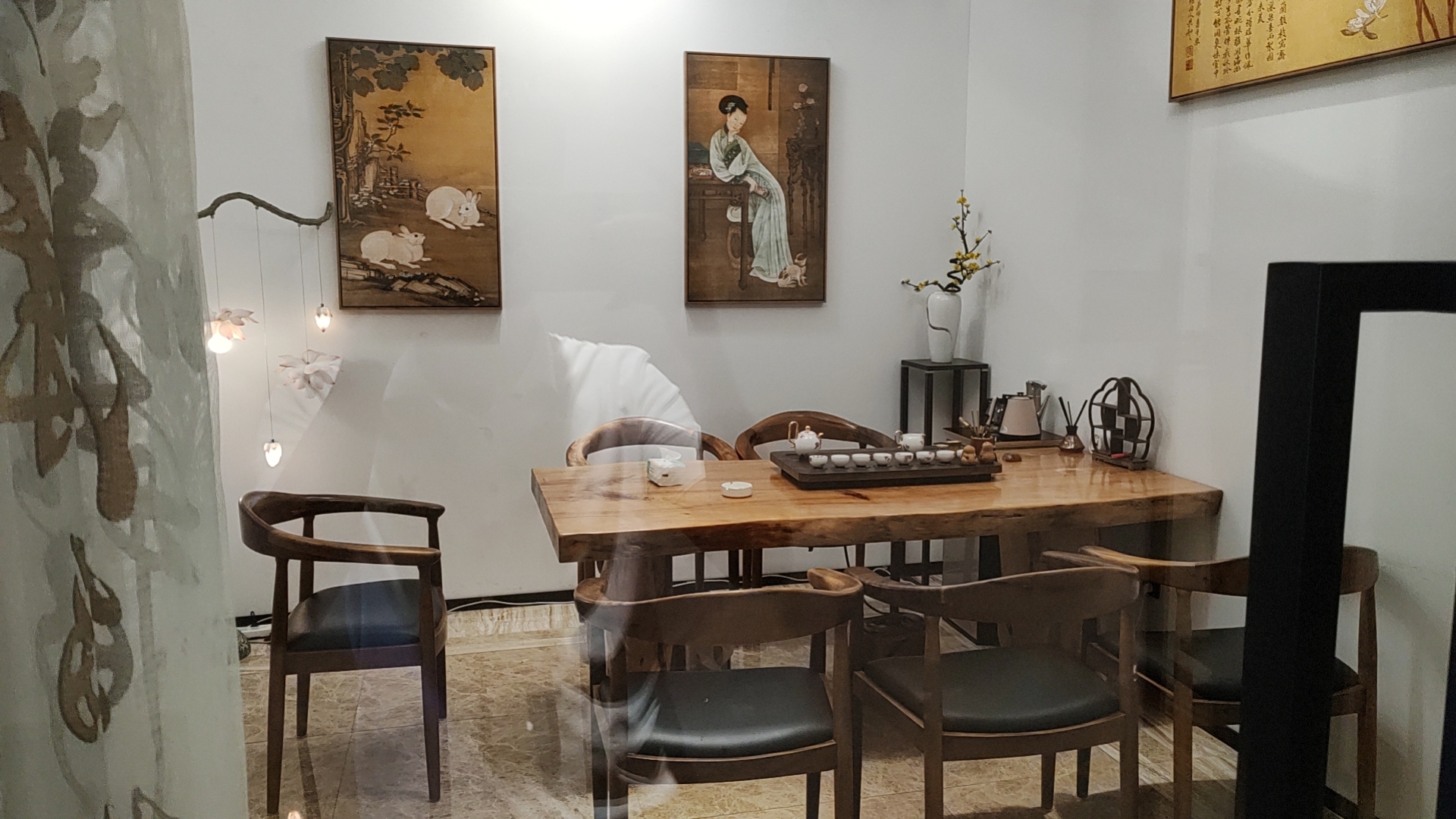 Dehang Moonlight Yunxi Tea House - interior view 4