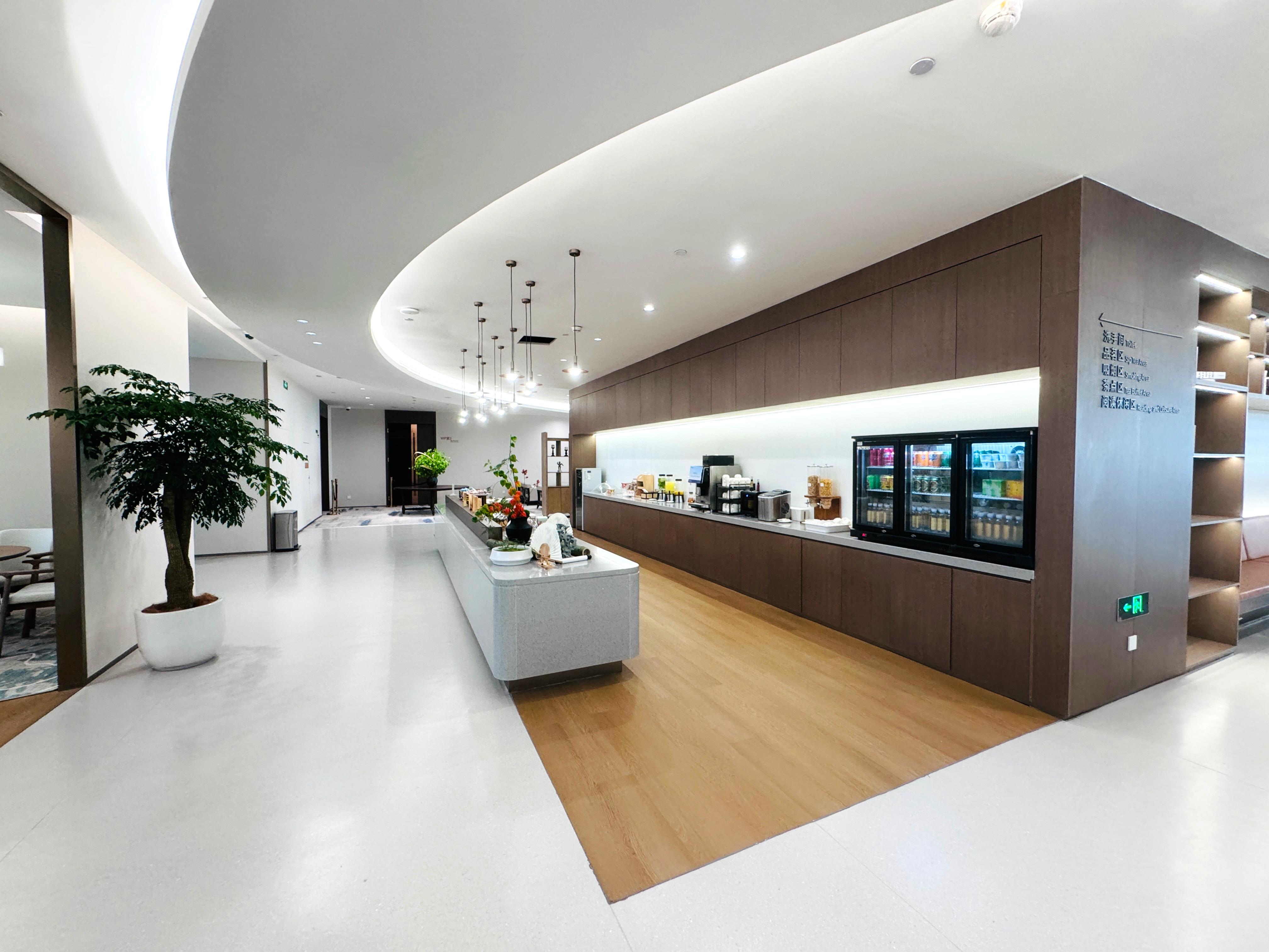 No.7 International First Class Lounge