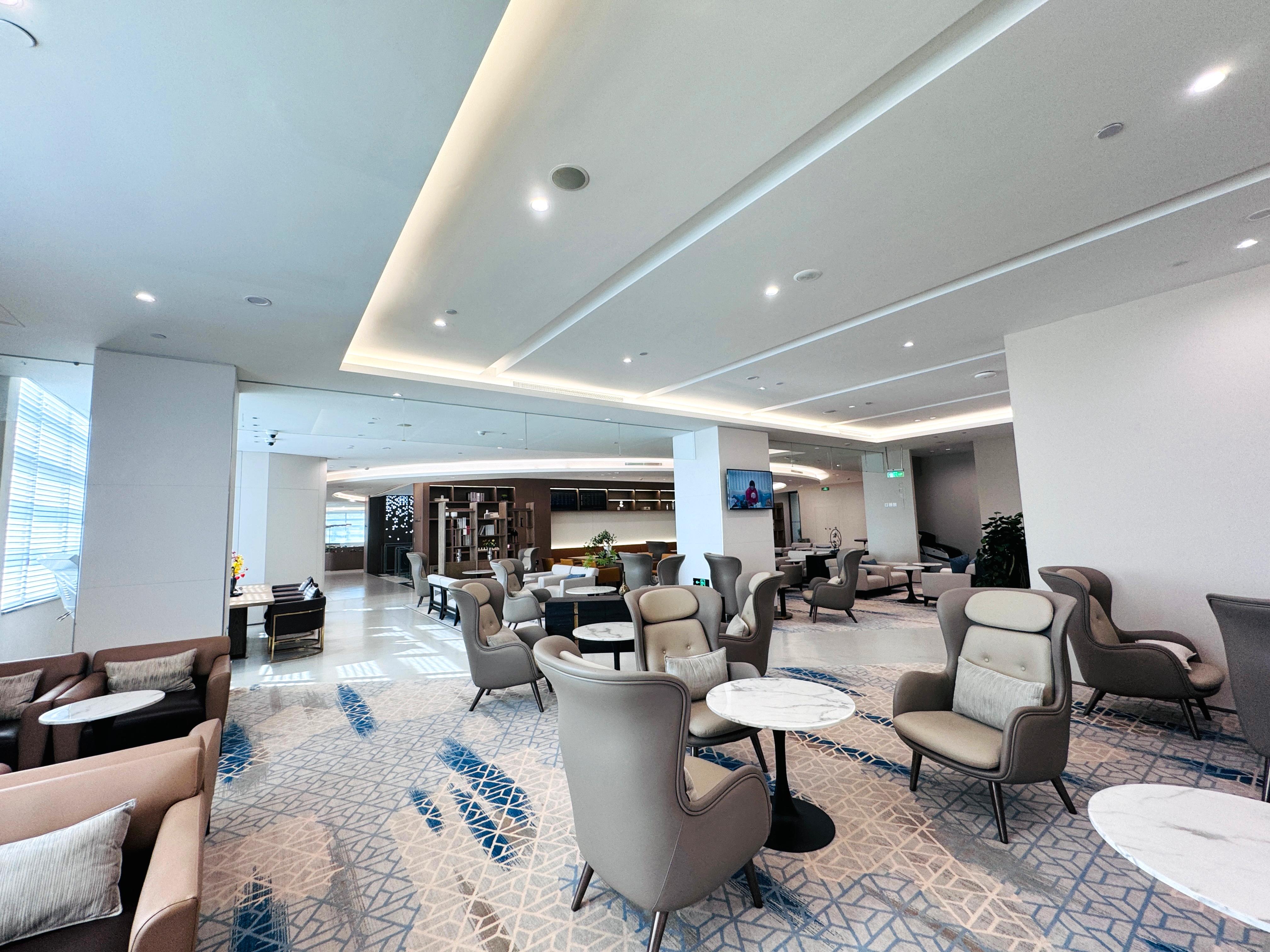 No.7 International First Class Lounge