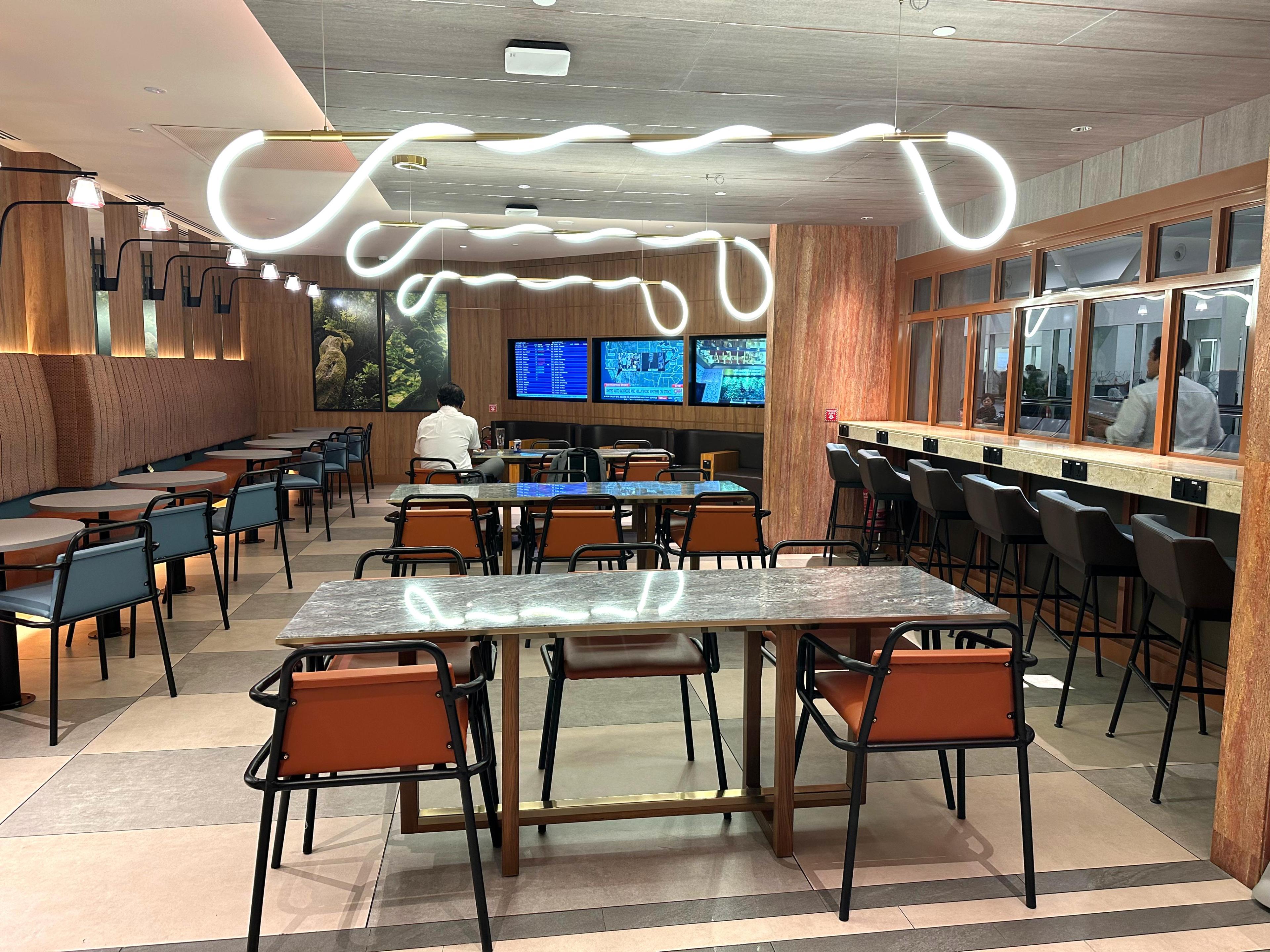 Travel Club Lounge (T2)