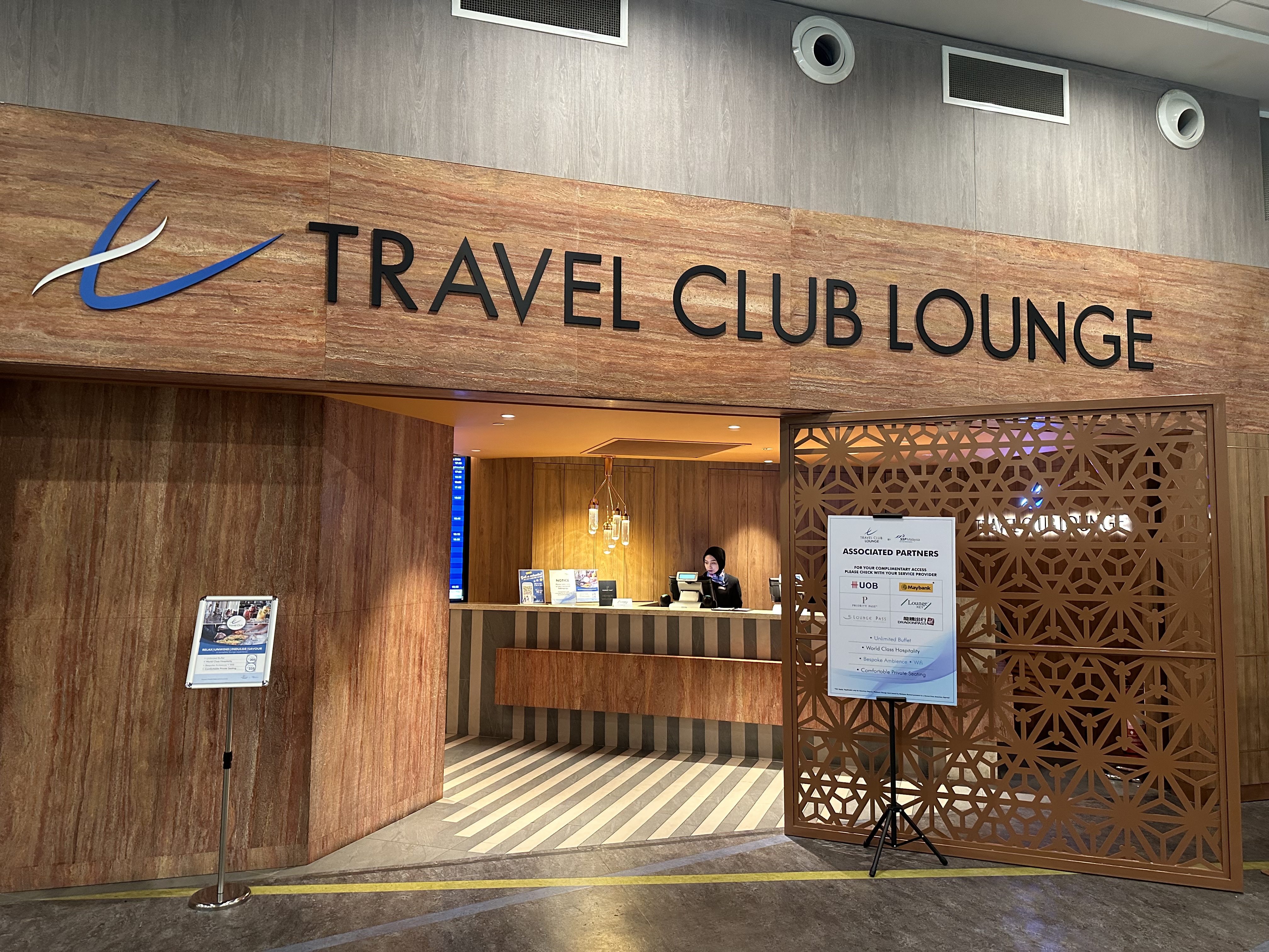 Travel Club Lounge (T2)