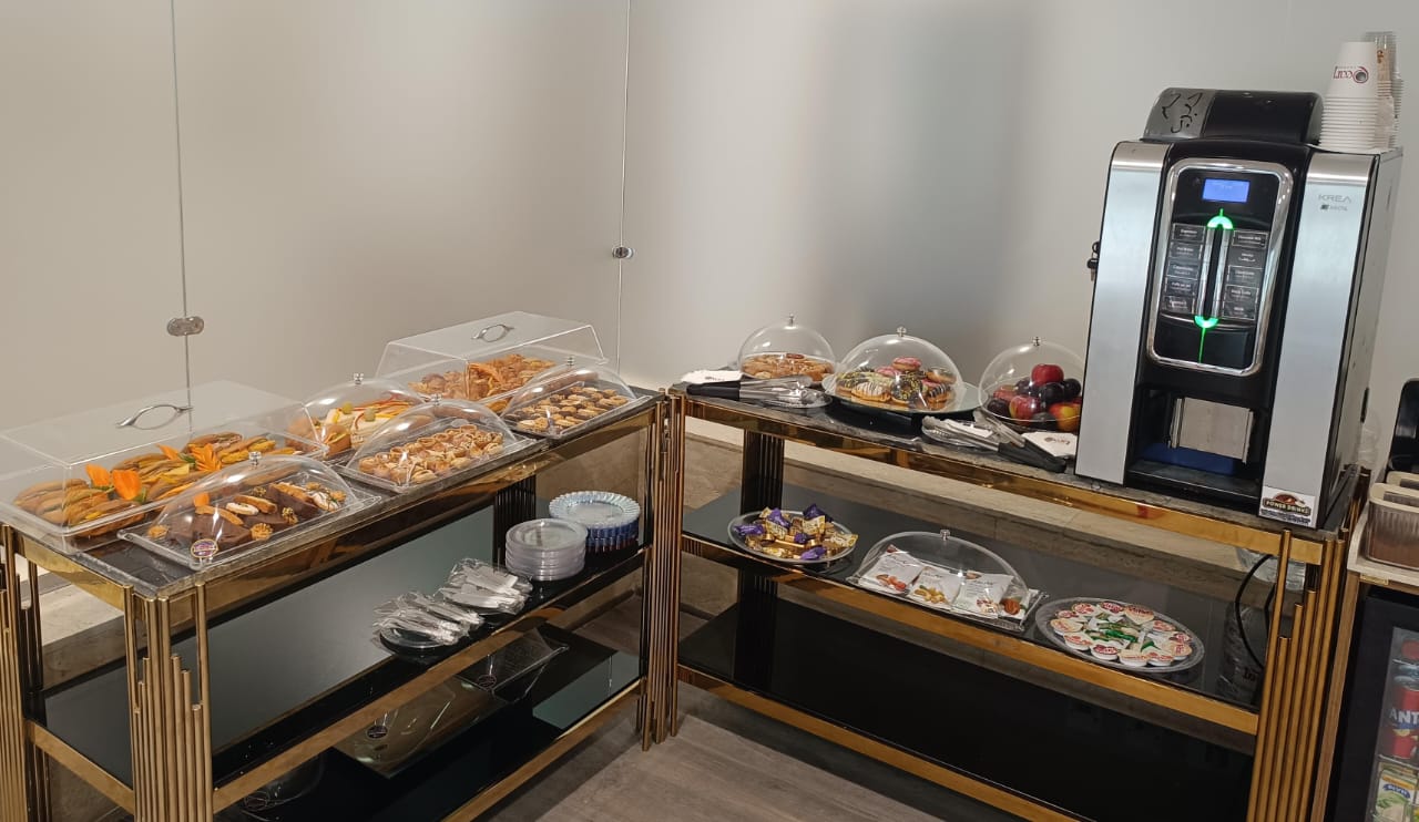 Pearl Lounge - interior view 2